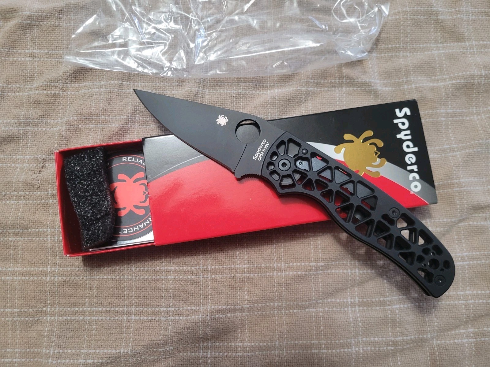 Spyderco Edgerati Compression Lock Knife Black (3.57″, Black, S30V) C266BKALBKP