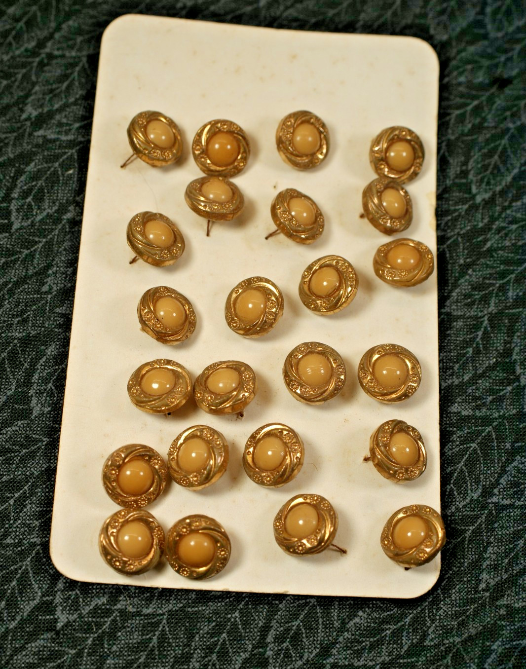 BU1 – Lot of 24 Antique, Vintage Buttons, Glass, Beige & Gold Toned, 10mm
