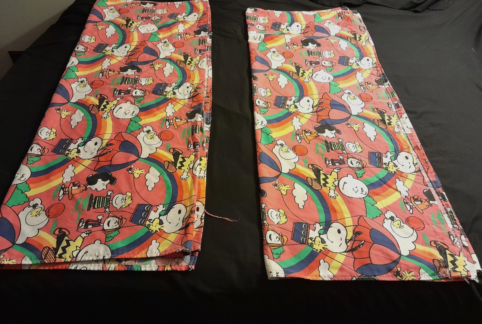 Vintage Peanuts Snoopy & Friends Rainbow Balloon Curtains 43″x68″