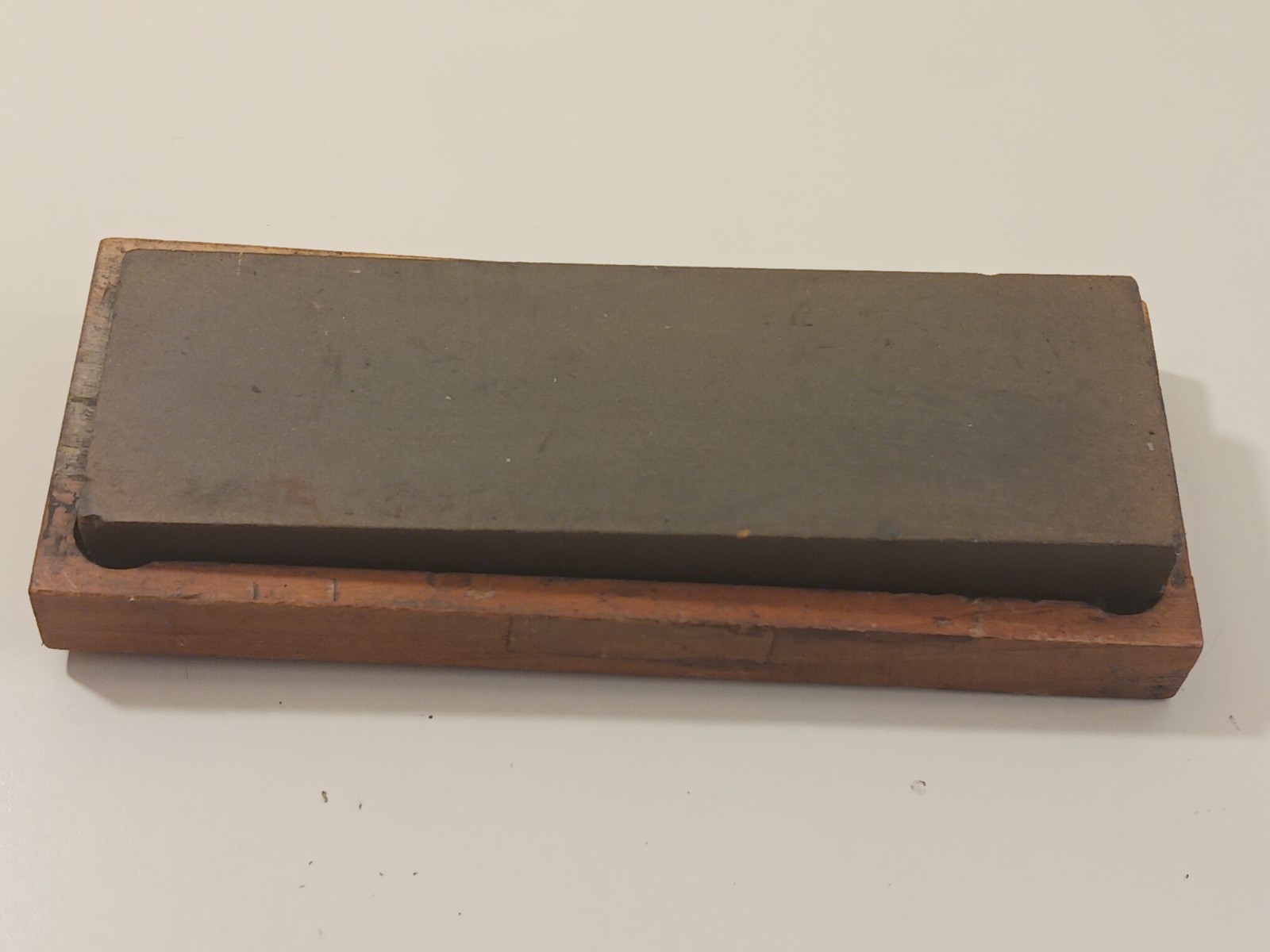 Vintage Sharpening Stone 2 Sided Wood Case 7″x2″ Square Old Hone Tool Unbranded