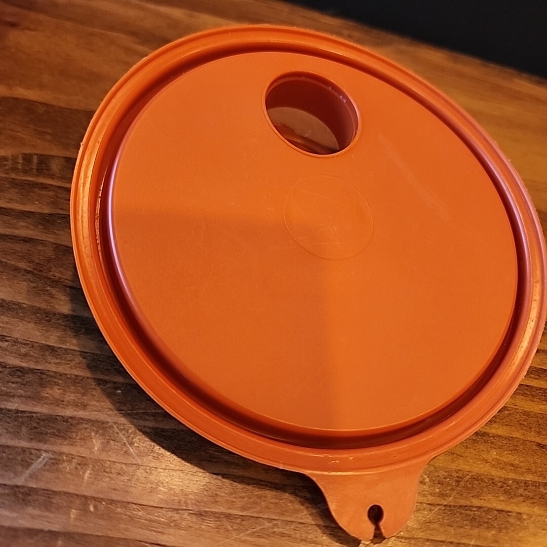 3 Piece Set Vintage Tupperware Container With Juicer Insert and Pour Spout Cover