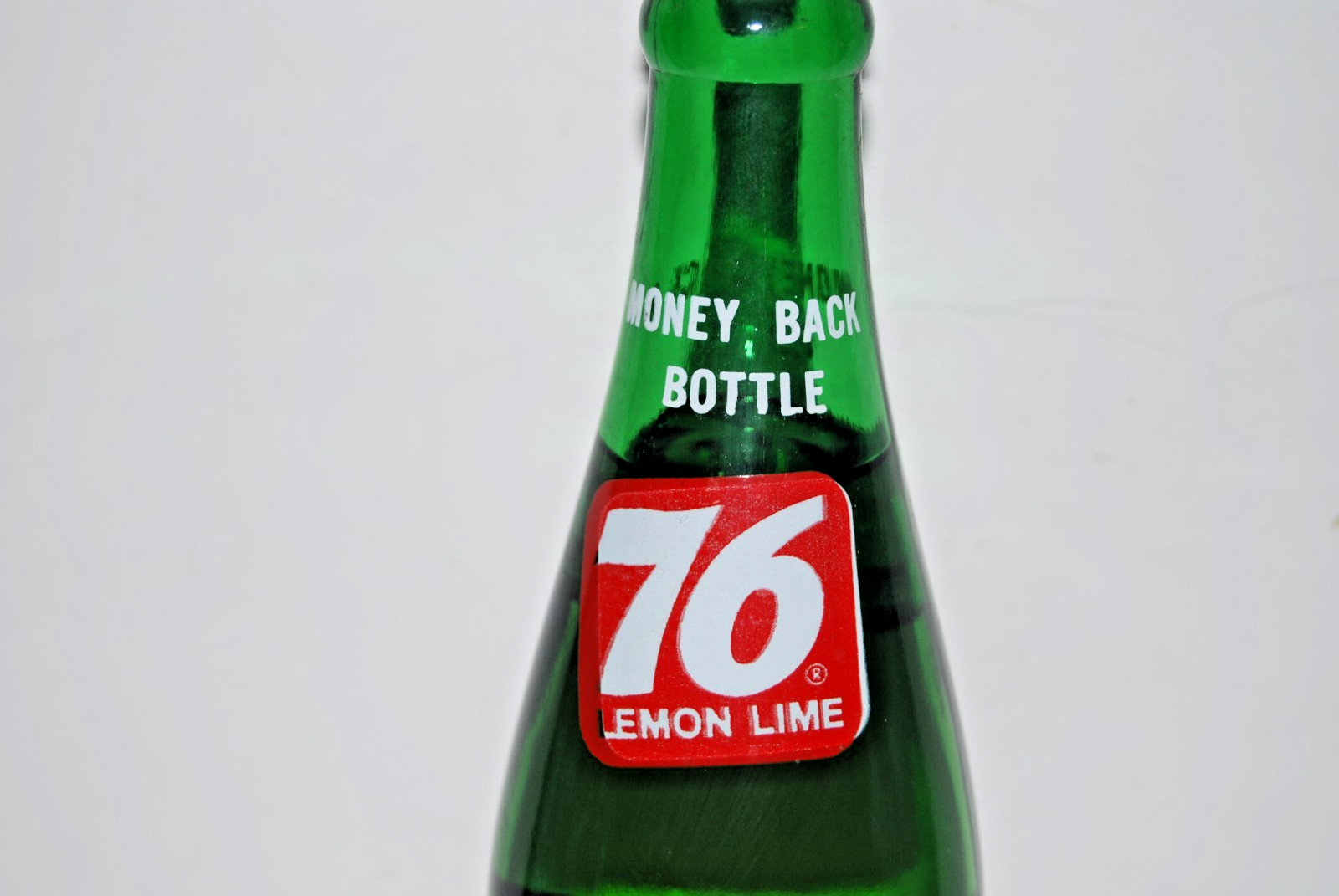 Vintage 76 Lemon-Lime Soda Bottle – 16oz Full & Sealed – 1977 Spirit of ’76 ACL