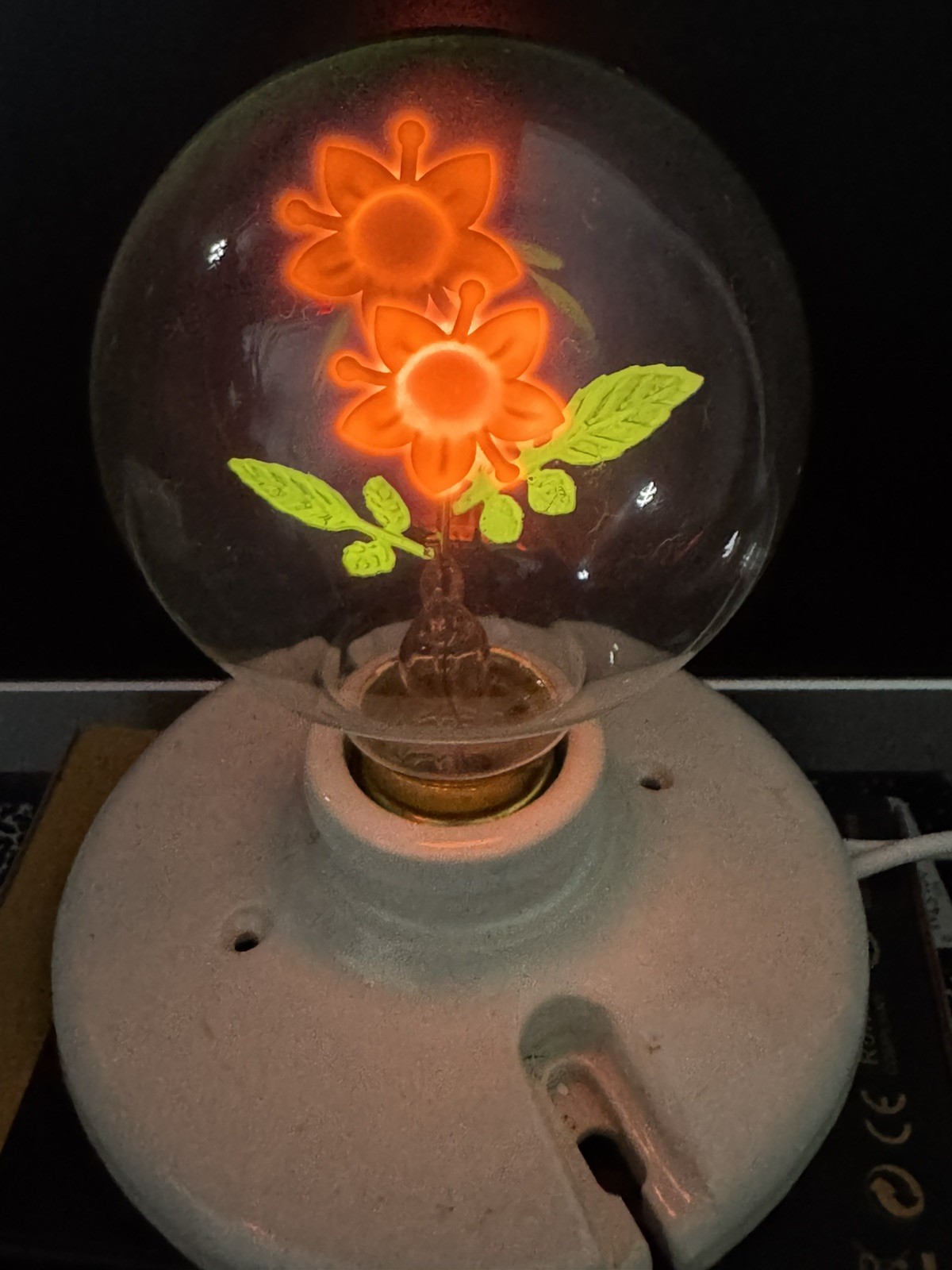 Aerolux Style SUNFLOWER Real Neon Glow Light bulb E26 120-220V 3W Cute Gift