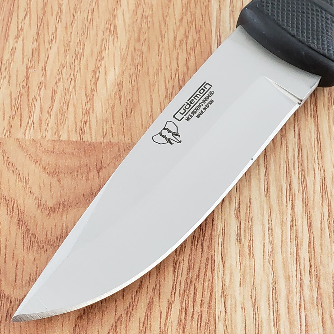 Cudeman Hunter Fixed Knife 4.25″ Vanadium Molybdenum Steel Blade Rubber Handle