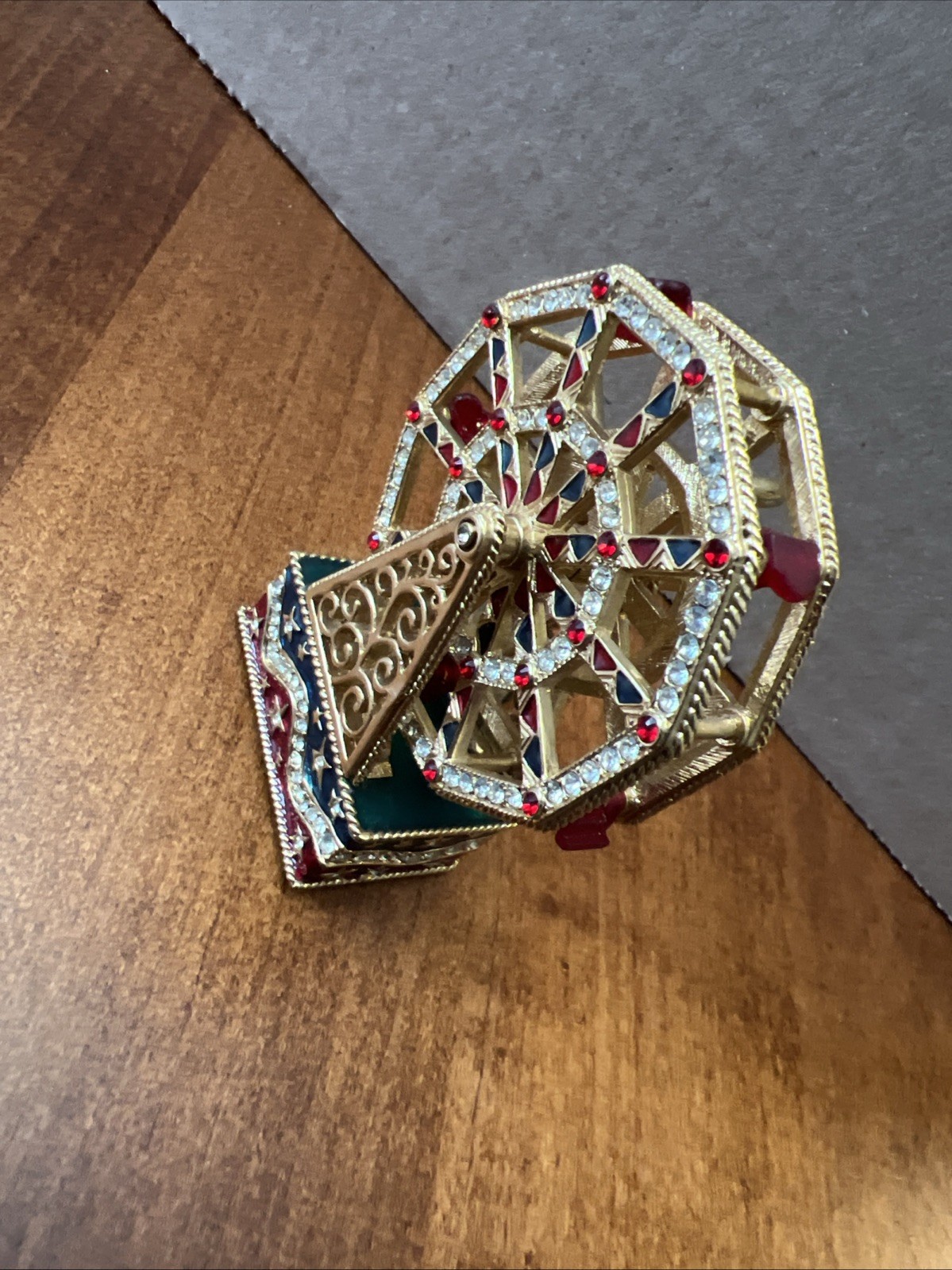 Estée Lauder Collectible Ferris Wheel Solid Perfume