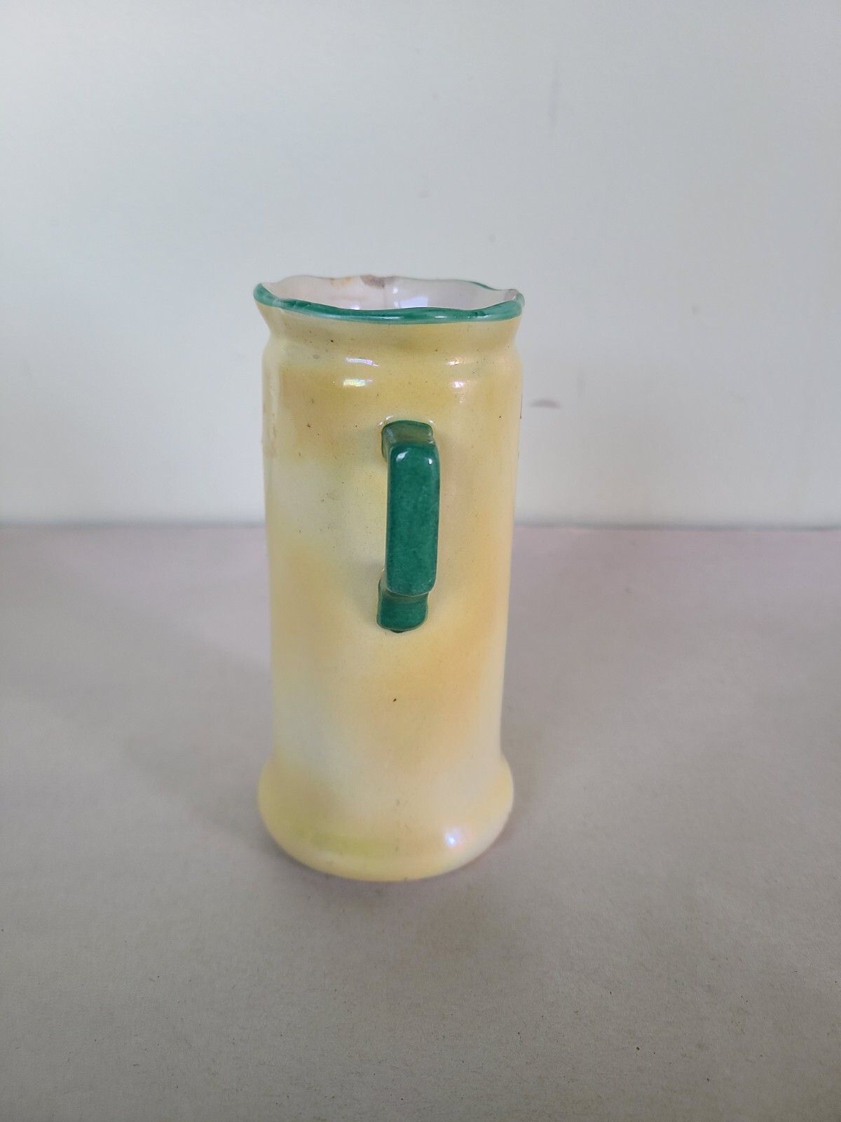 Vintage Vase ~5.4″ tall, Made In Czecho-Slovakia, Cracked!!!
