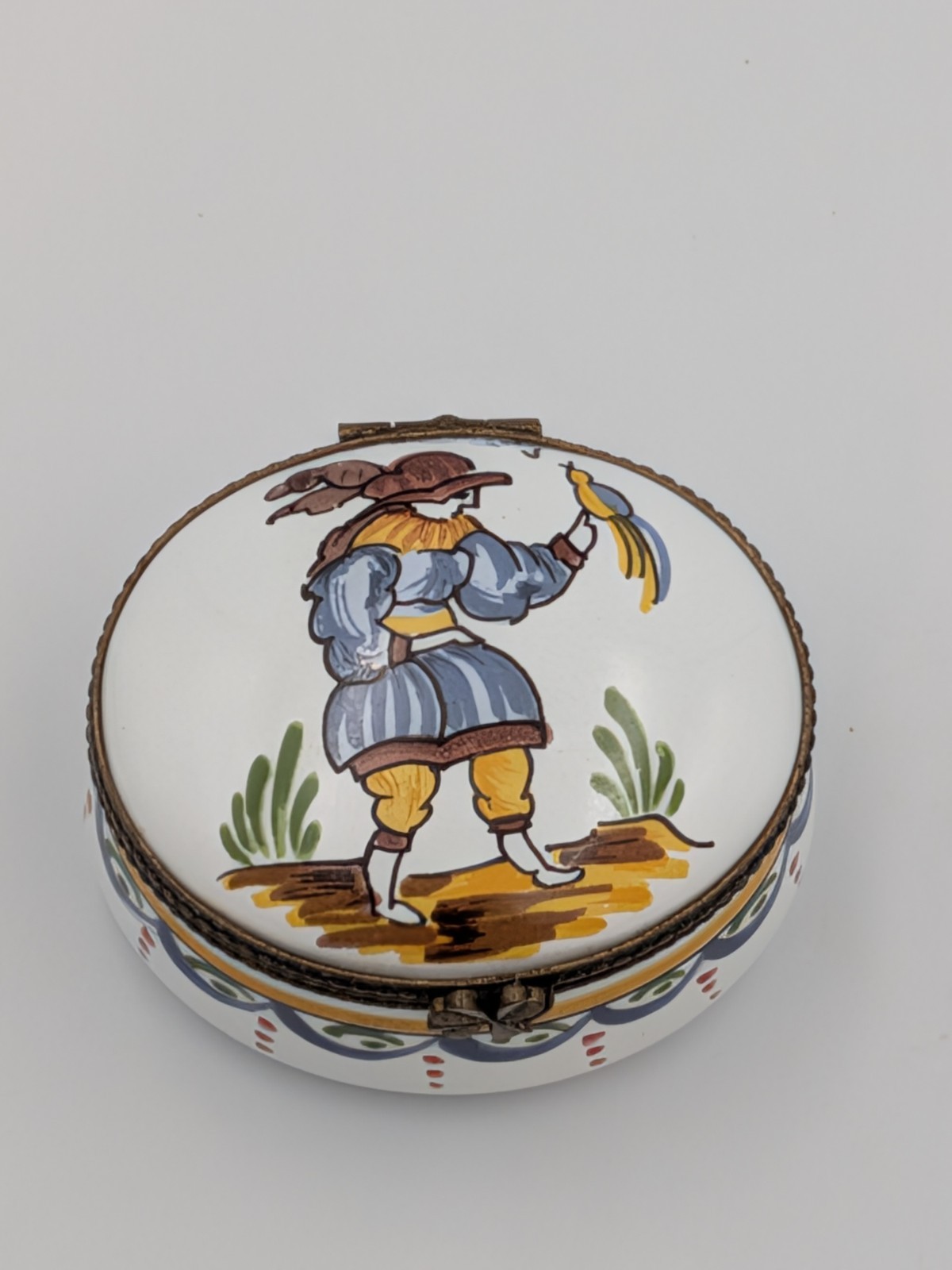 Vintage Pierre Deux France Faience Trinket Box Provincial Man Bird Clover Clasp