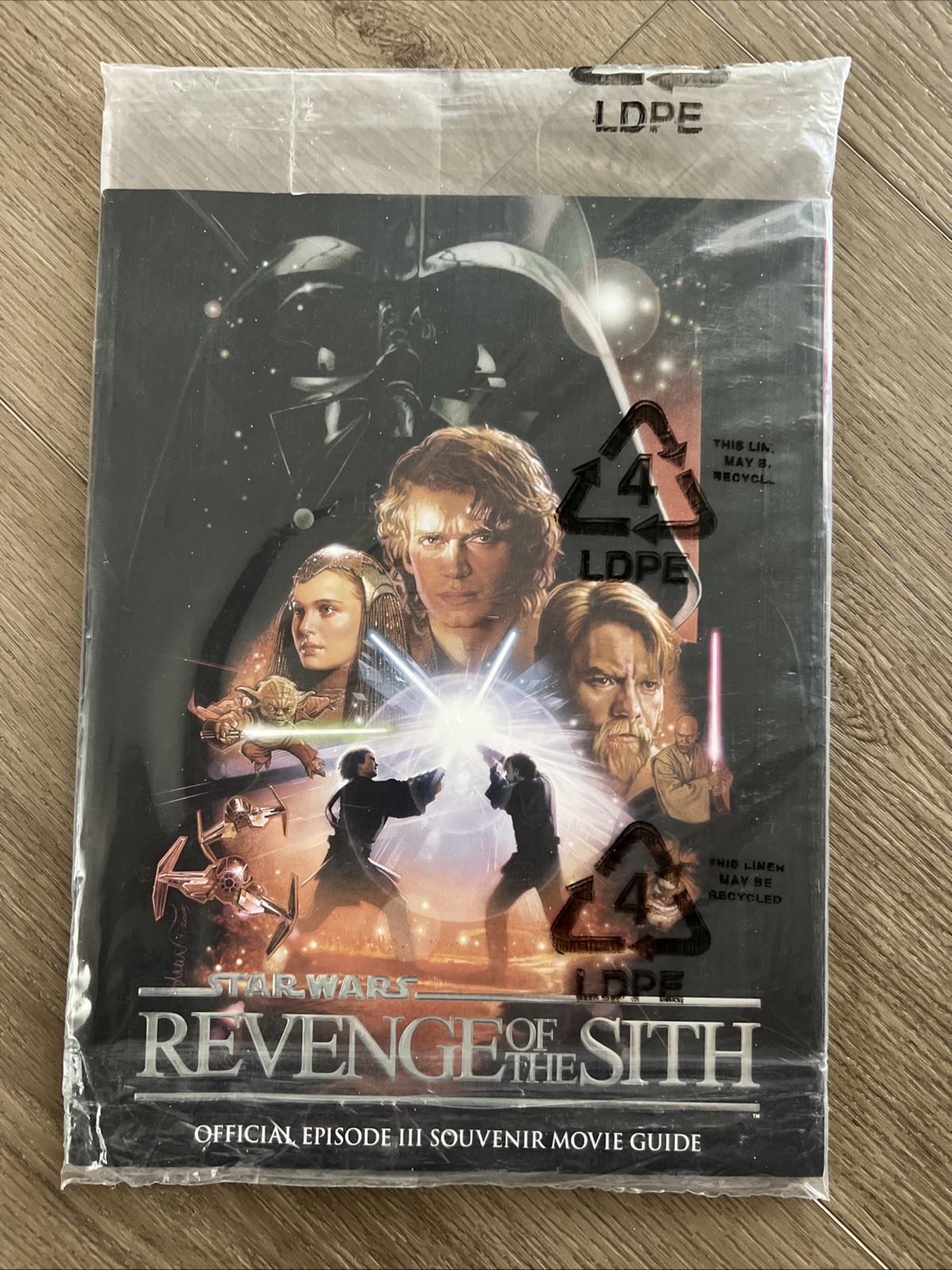 Star Wars Revenge Of The Sith Official Episode III Souvenir Movie Guide IDG 2005