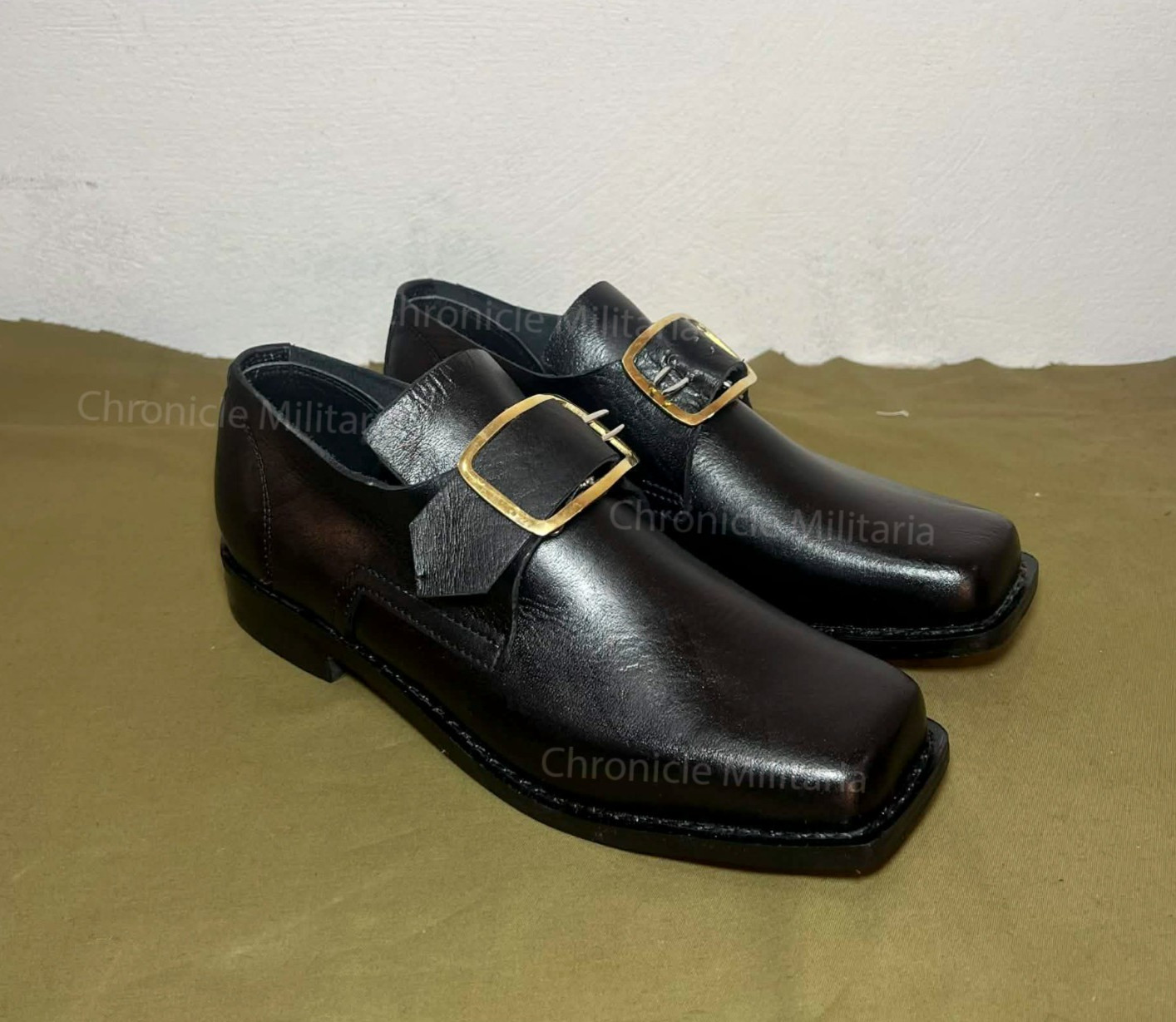 Buckle shoes, 18th century shoes