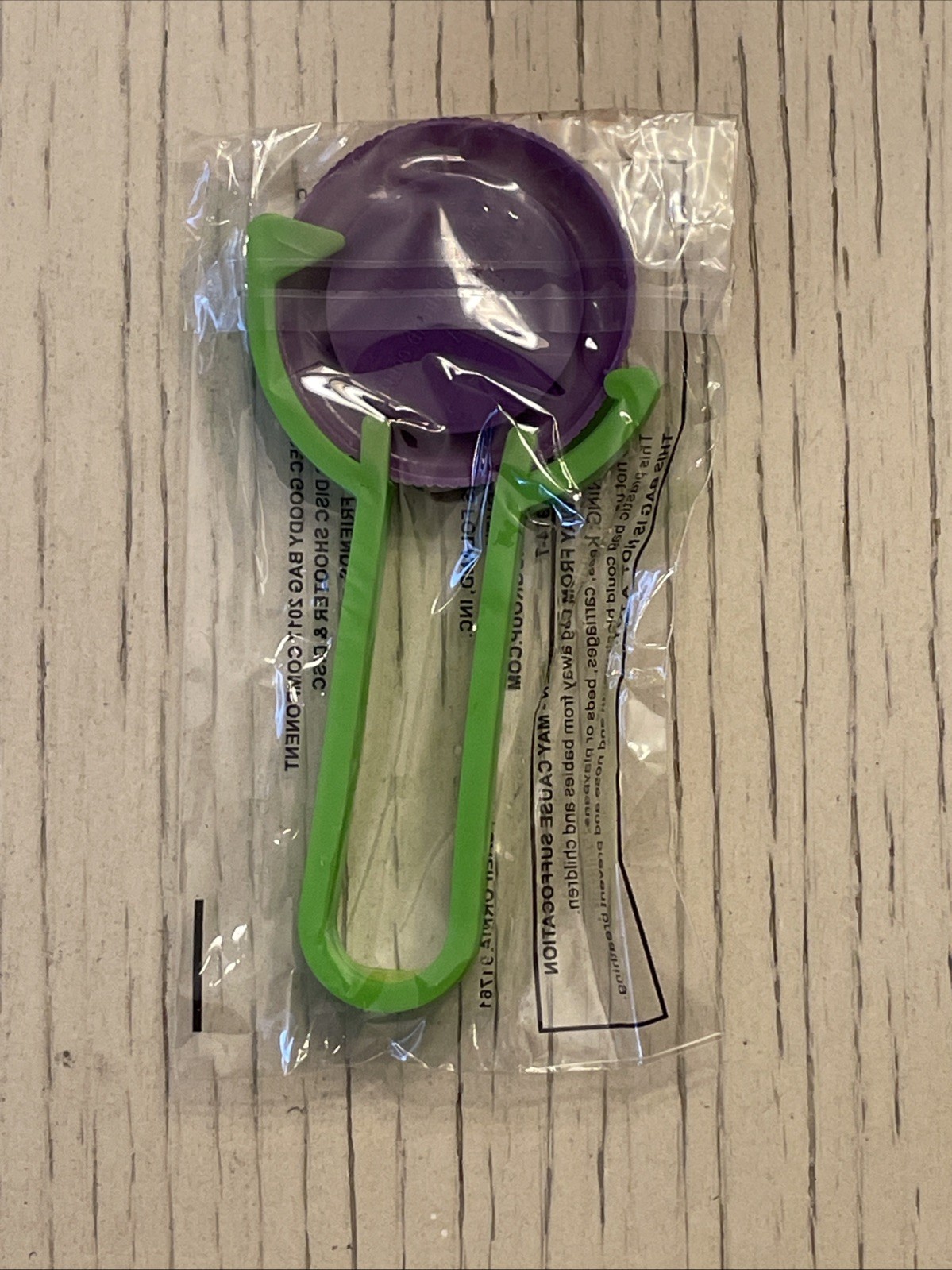 NIP Chuck E Cheese Disc Shooter Launcher Toy Prize RARE Mouse New Mini Frisbee