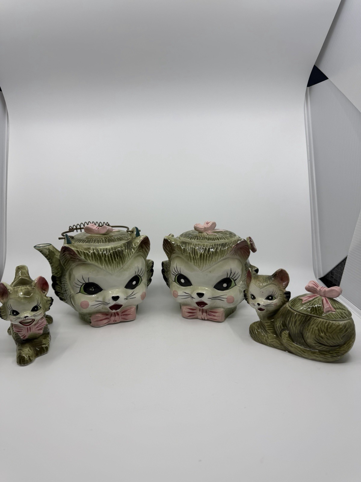 Vtg 50s Pacific Japan Kitschy Anthropomorphic Cat Tea Set Green W Pink Bow