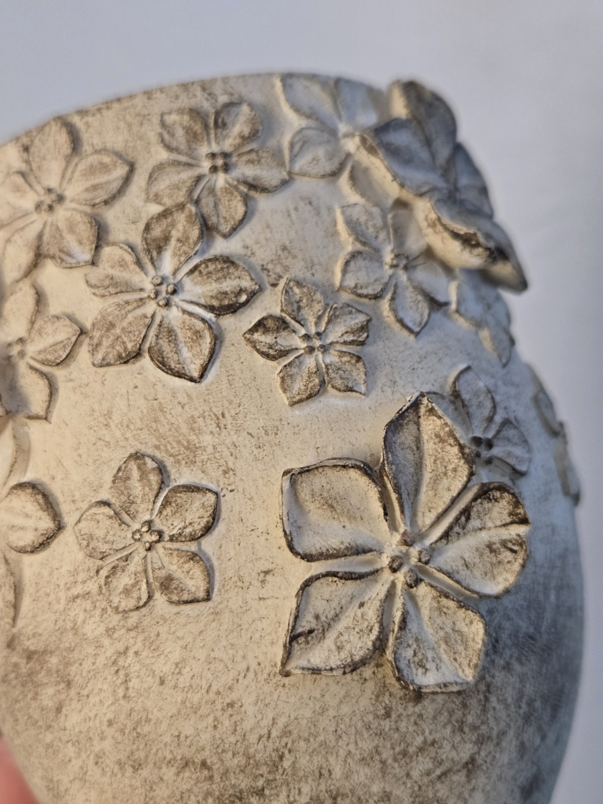 Farmhouse Style Ceramic Decorative Vase with Raised Floral Relief Pattern, 4.5″