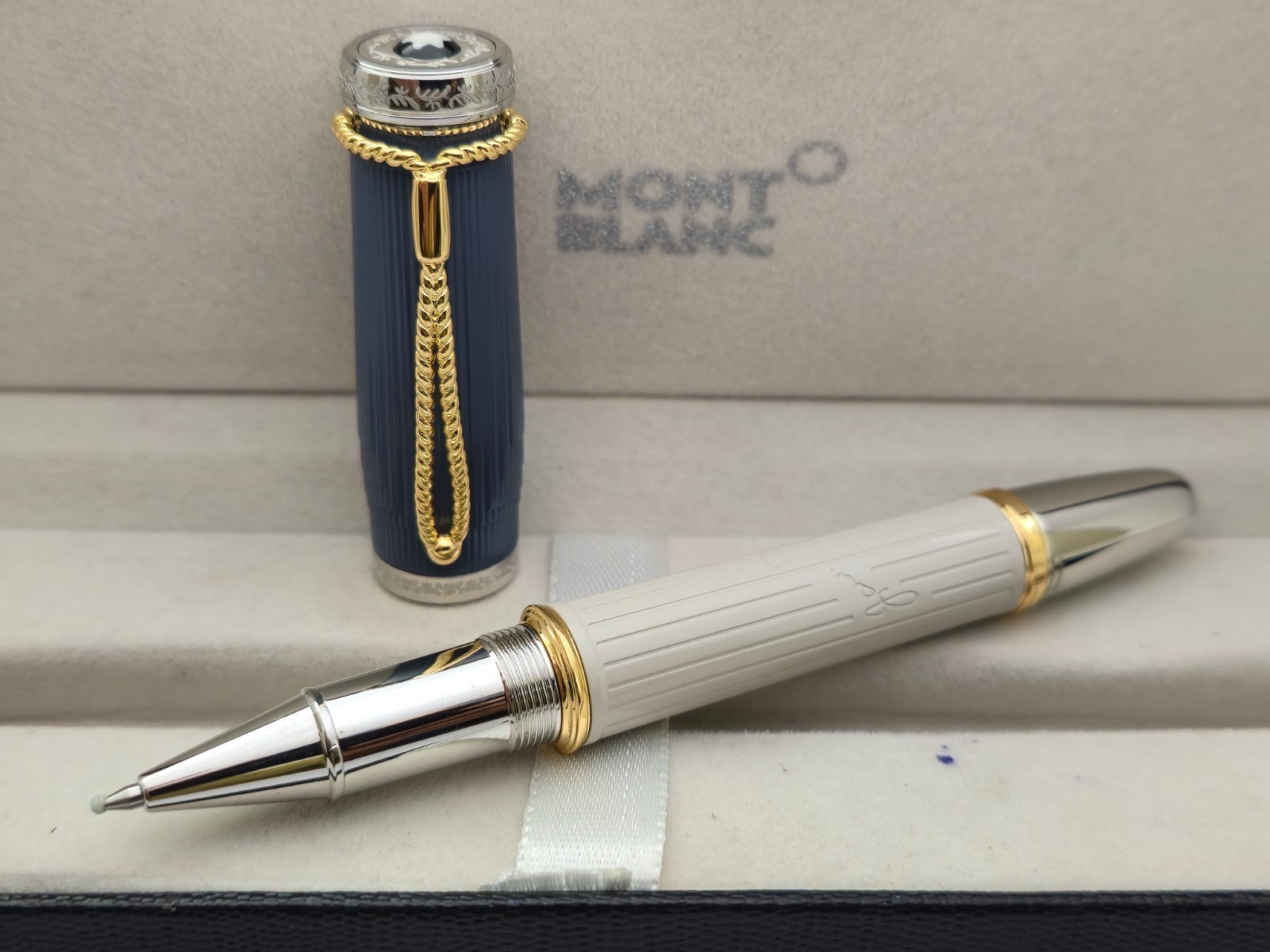 Montblanc Writer Edition Homage to Jane Austen Ballpoint Pen Blue Ink
