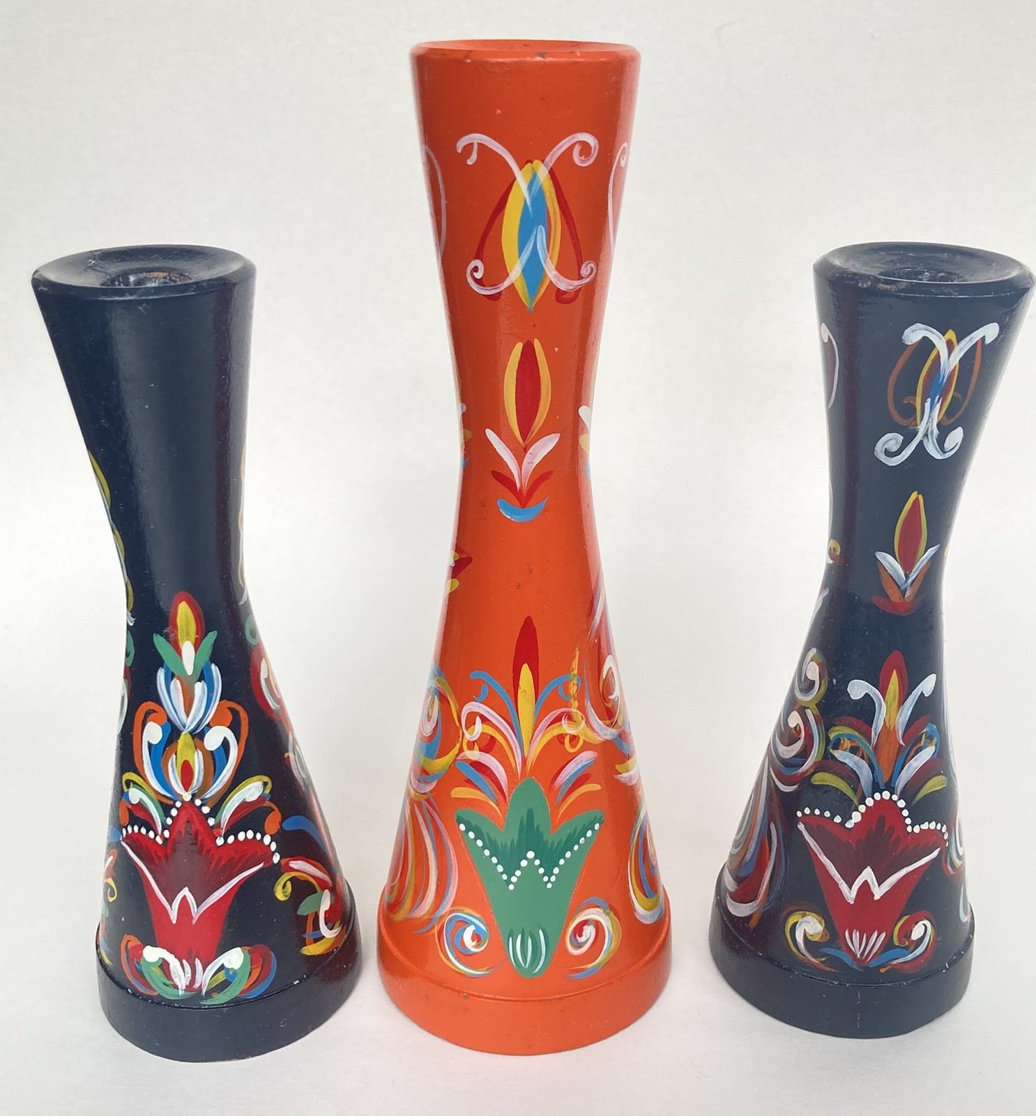 Vintage Norwegian Rosemaling Wood Candle Holders Bright Orange Black MCM Set 3