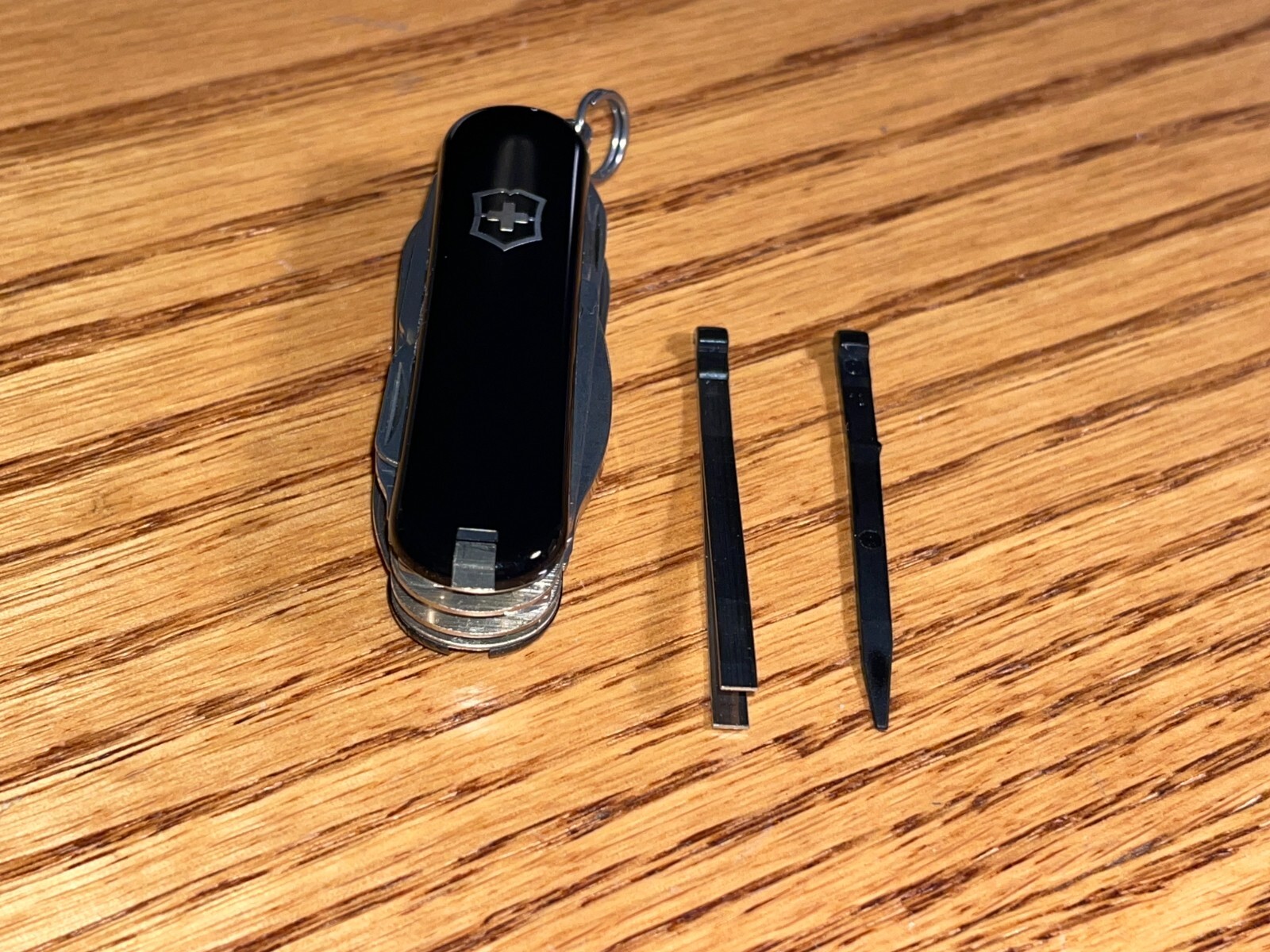 New Victorinox Swiss Army 58mm Knife MINICHAMP in Black Thin, No Pen 0.6385-03