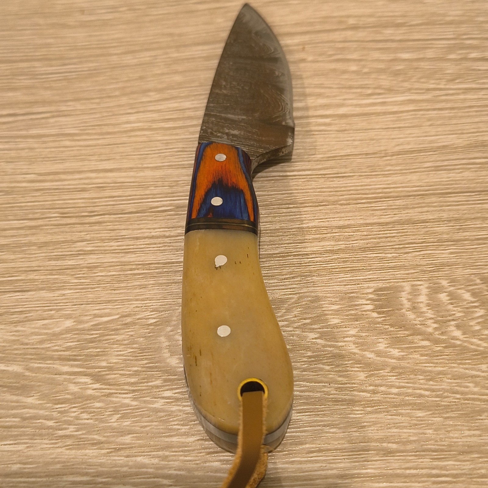 Hunting Fixed Blade Drop Point Knife Damascus Steel Full Tang Bone Sheath