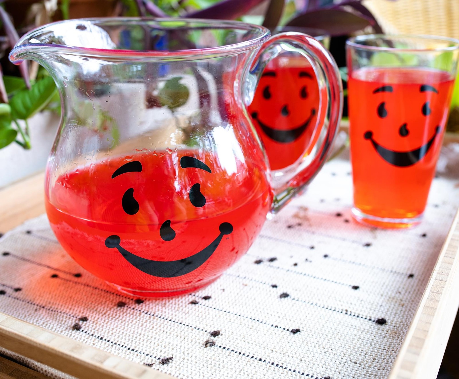 Kool-Aid Man 64-Ounce Glass Pitcher and Two 16-Ounce Pint Glasses
