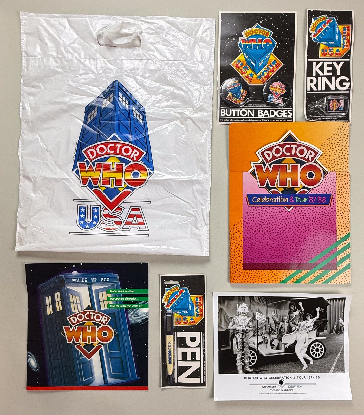 Doctor Who USA TOUR Lot Ink Pen Key Ring Button Badges Folder Photo 1987 Sealed