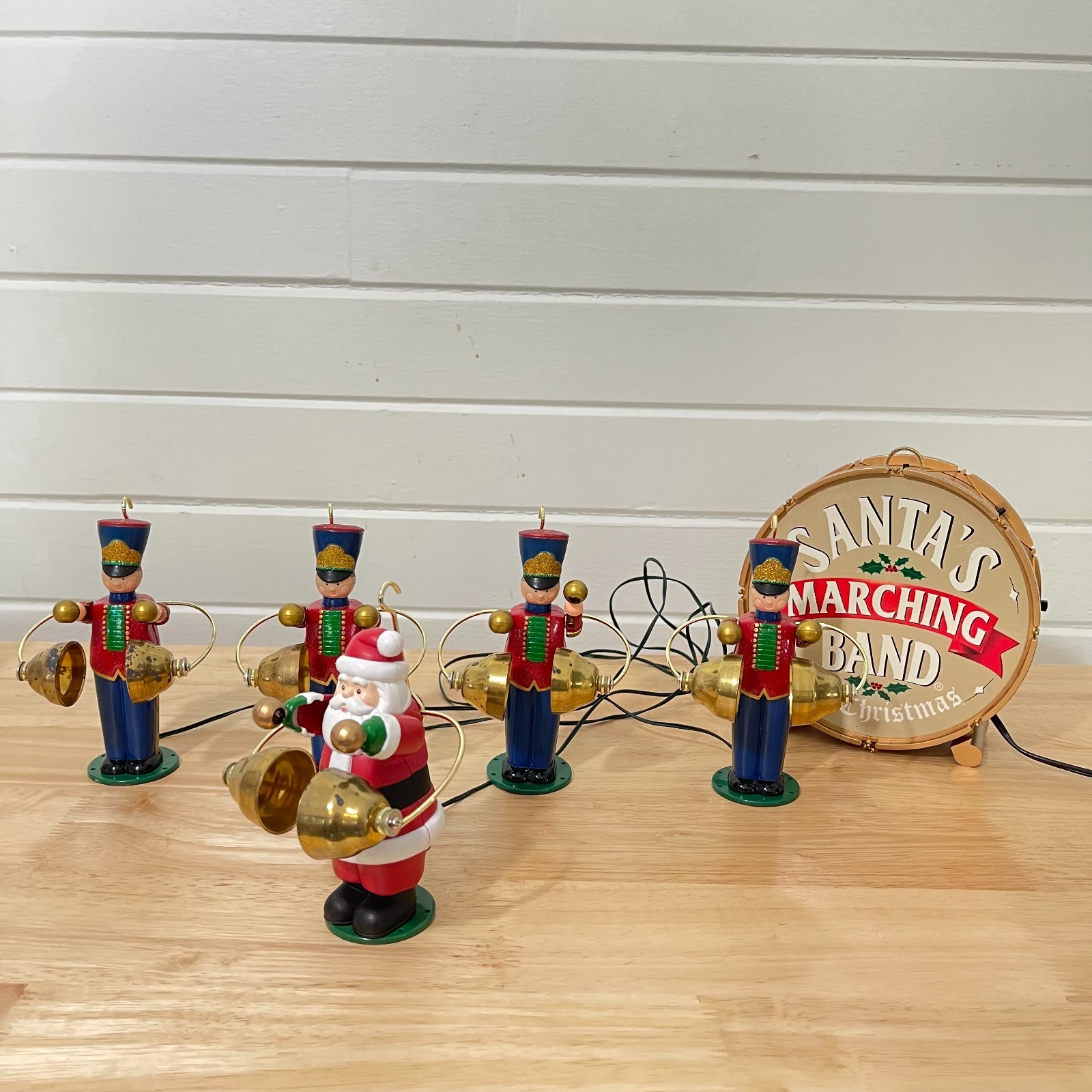 Mr Christmas Santa’s Marching Band Animated Musical Soldiers Video Works AC