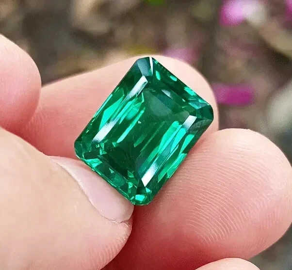 Flawless Natural 10.1 Ct+ Green Emerald Certified Emerald Cut Loose Gemstone