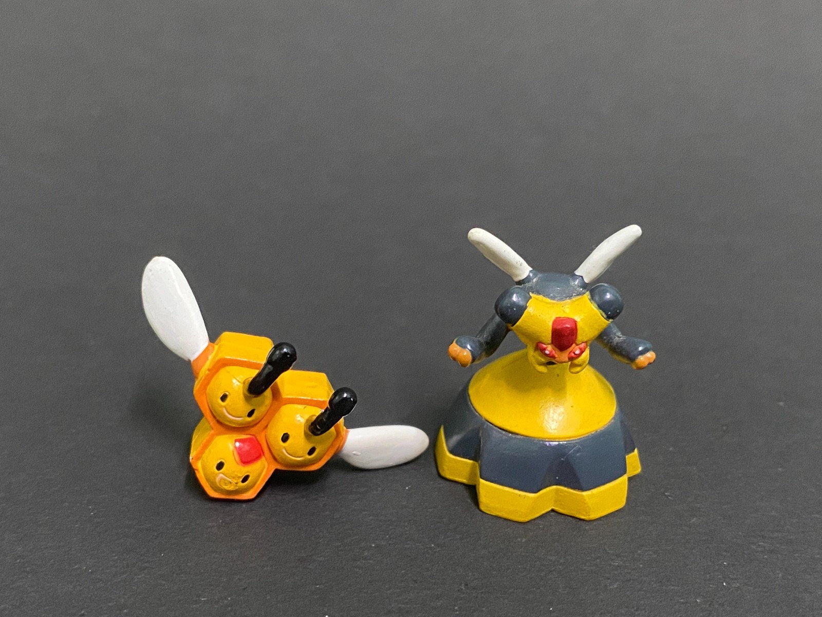 Combee, Vespiquen(H0.8″-1.0″)Pokemon Bandai Full Color Collection Figure Toy.