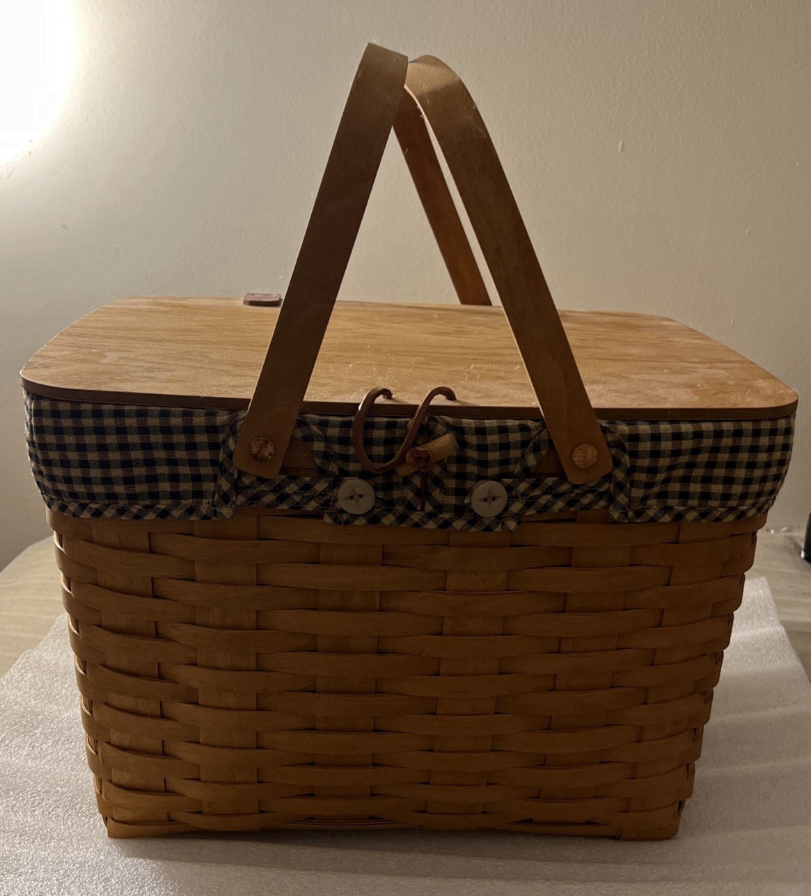 Longaberger Large 2007 Picnic Basket Signed With multicolor Plaid Liner + Riser