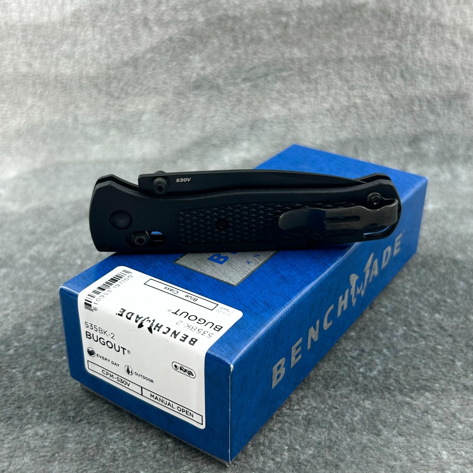 Benchmade-Knives Bugout-(535BK-2) Black CF-Elite Handle CPM-S30V-Steel Knives