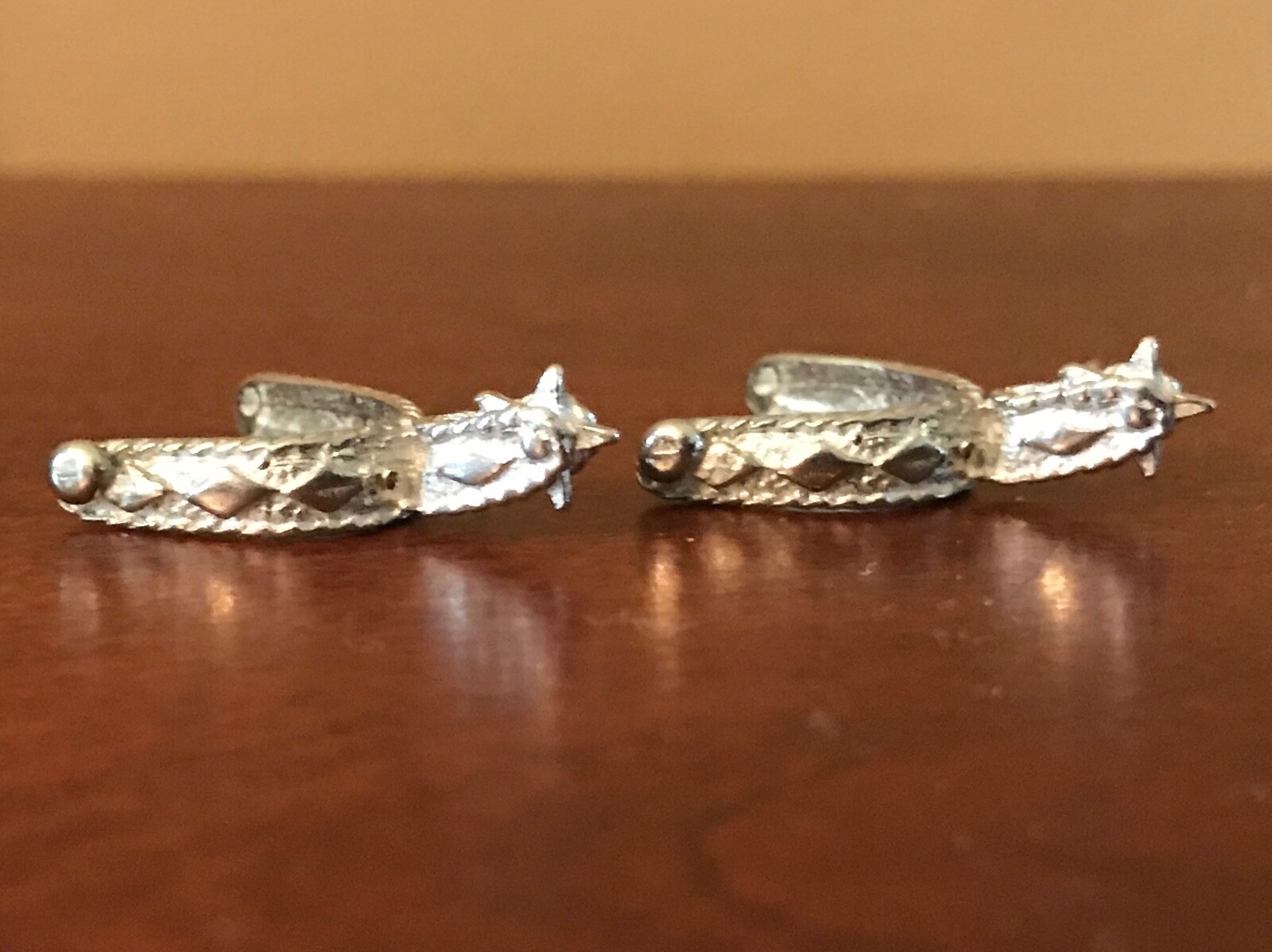 Traditional 1:9 Model Horse Scale WESTERN SPURS for Doll Riders ~ Silver-toned