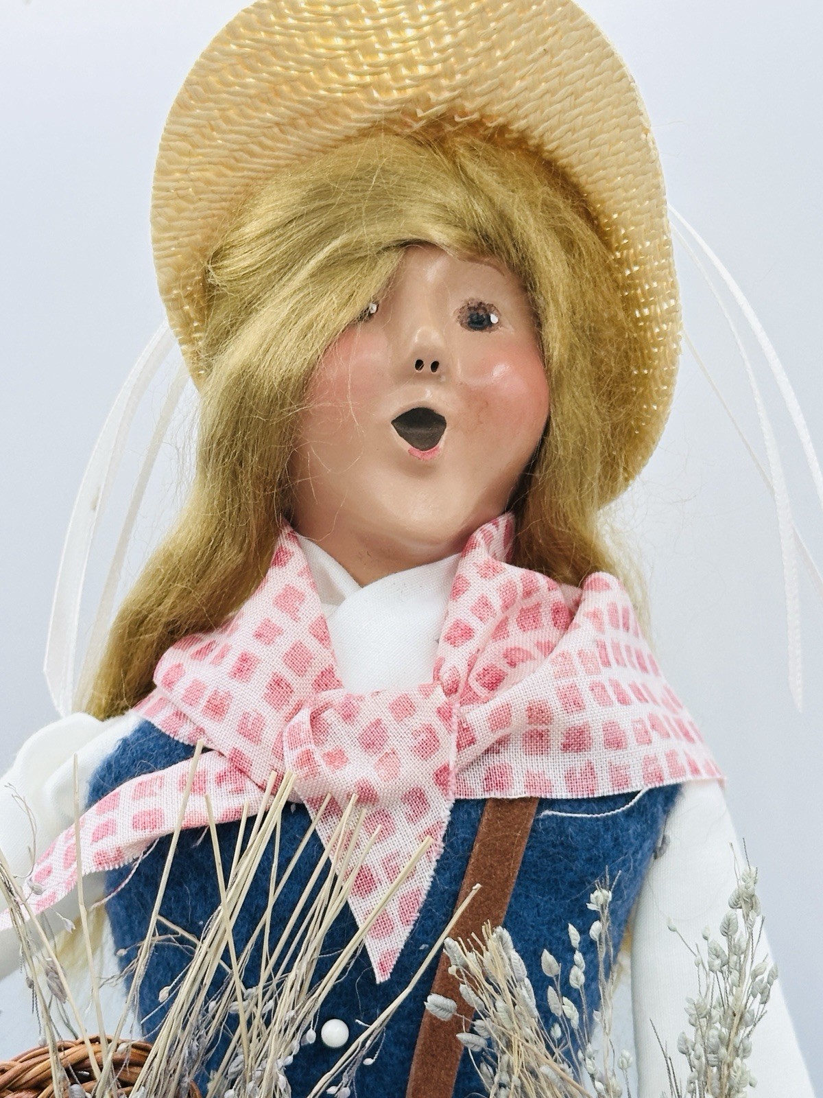 Byers Choice 2002 Lavender Lady Caroler Flower Herb Gatherer w Tag 13in