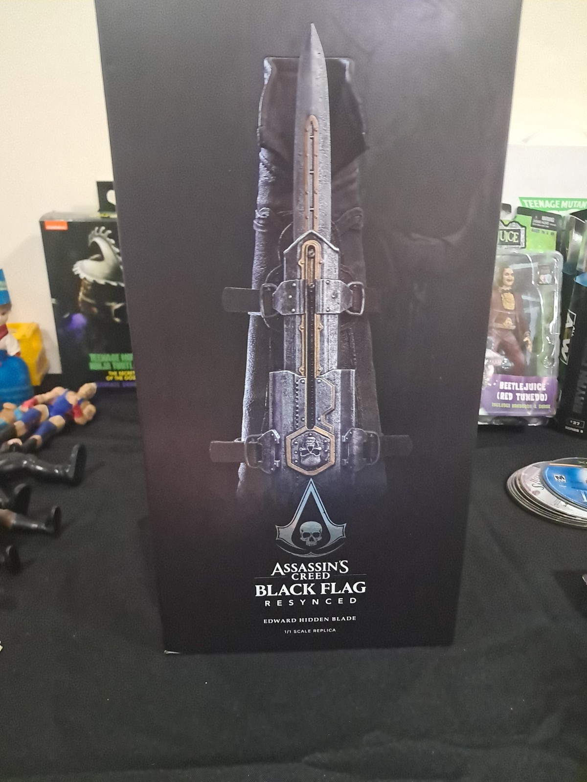 Assassins creed black flag resynced edward hidden blade 1/1 scale (official)