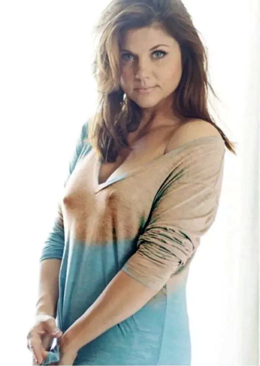 Tiffany Amber Thiessen Sexy Pin Up High Quality Metal Fridge Magnet 2.7×4 7524