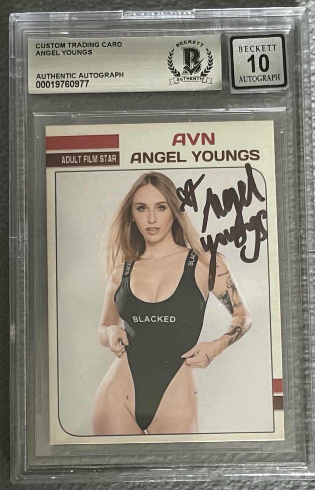 Angel Youngs Signed Trading Card Beckett BAS Encapsulated Autograph Grade 10 COA