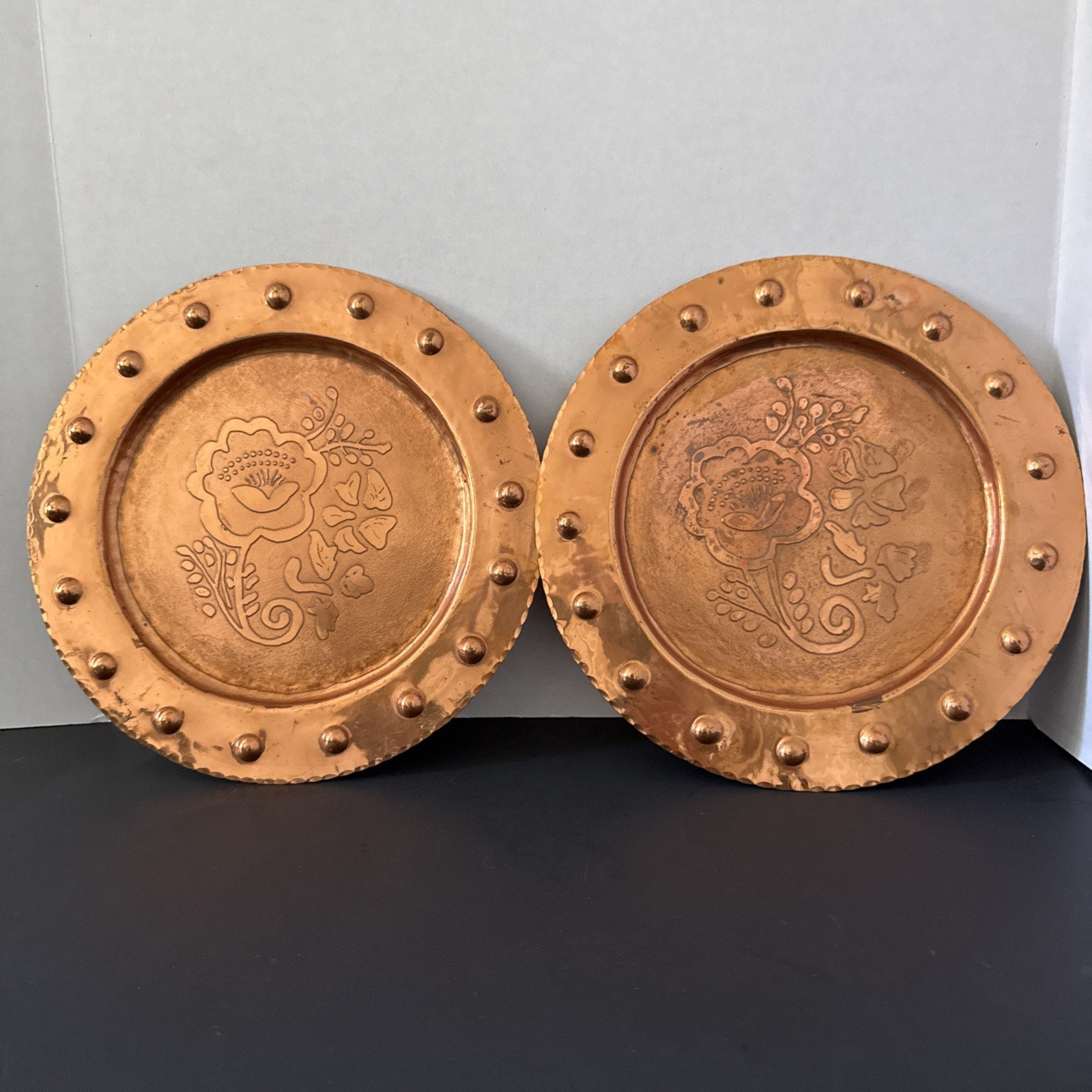 Vintage Copper Brass Mixed Metal Hammered Wall Plates Floral Design 10.5” Pair