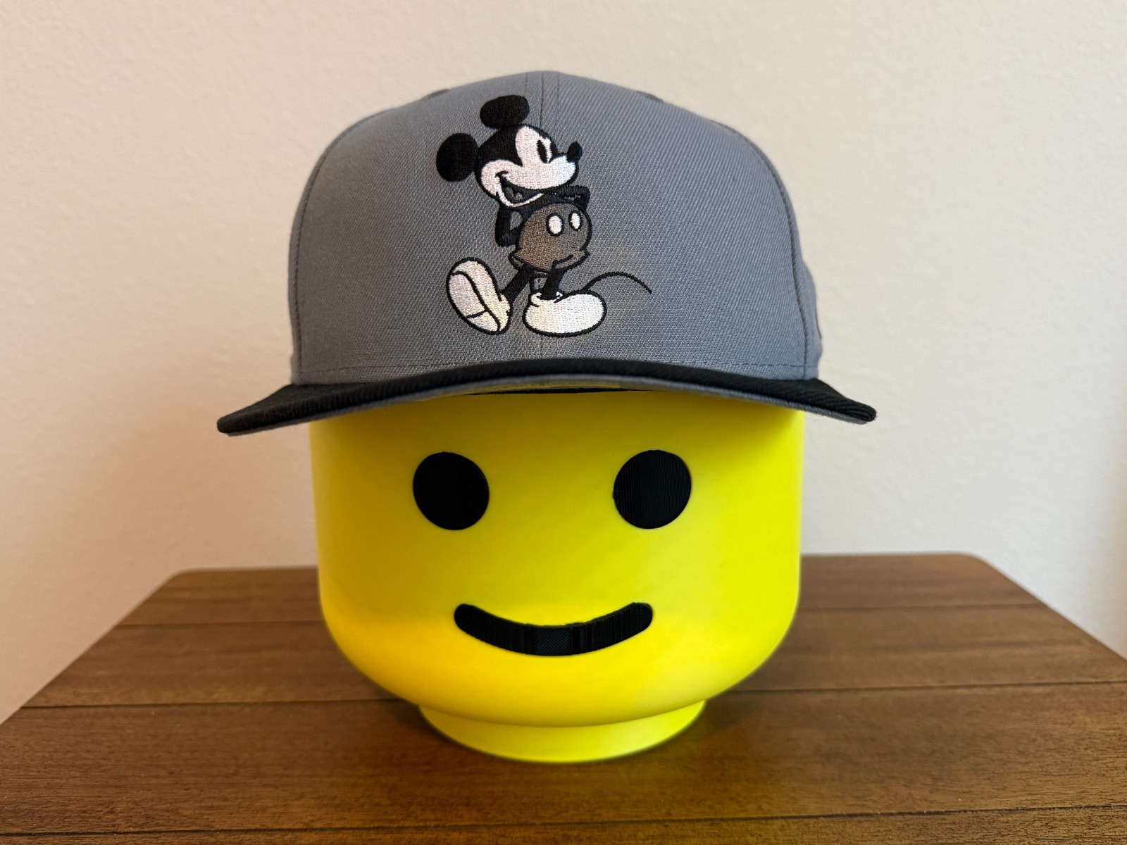 NEW Disney New Era 5950 Fitted Hat Mickey Mouse Head Gray 7 5/8 59Fifty Cap