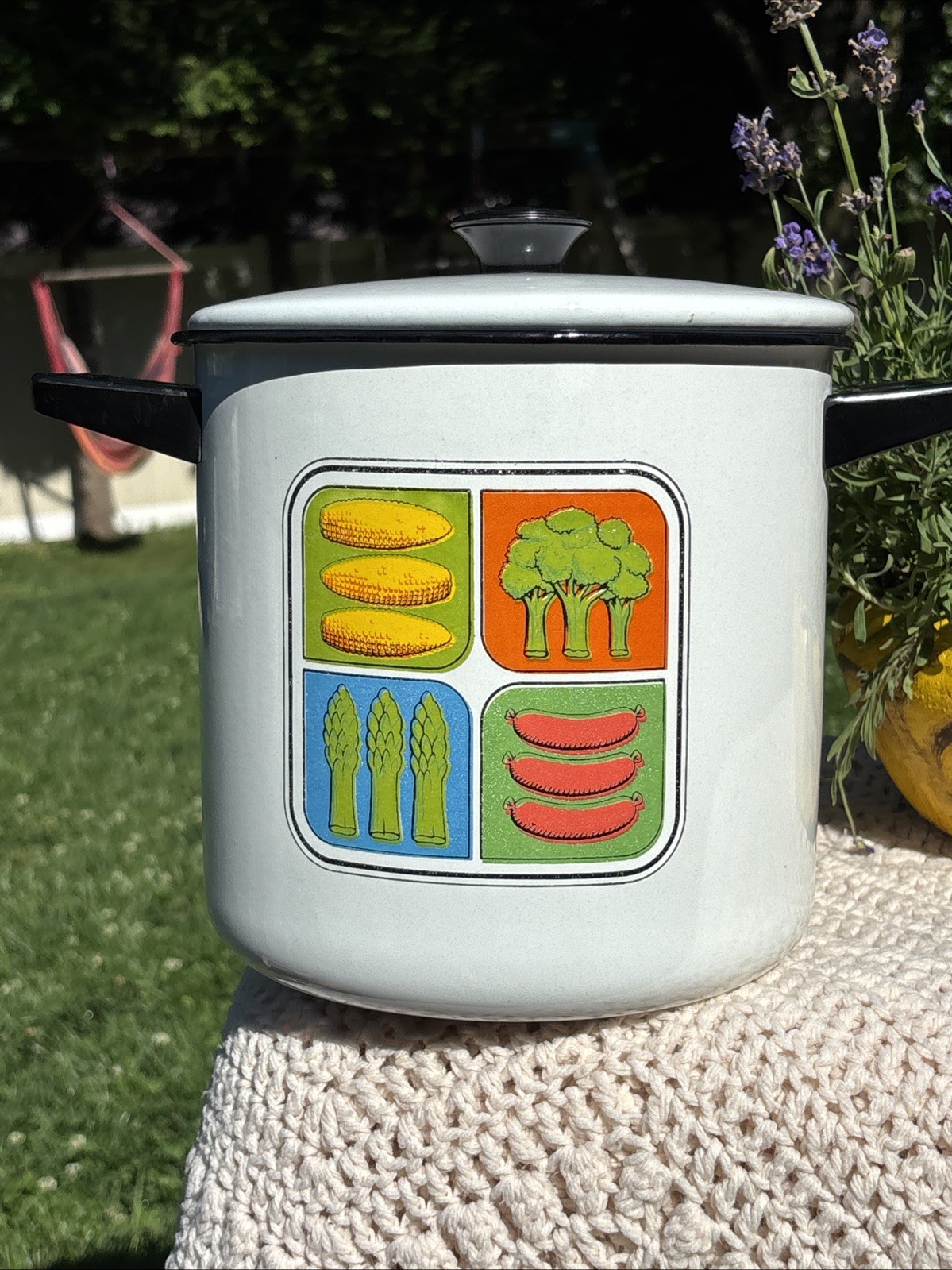 VTG 1970s Enamel Pot w/ Lid Retro Vegetable Stock Pot Corn Broccoli Veggies MCM