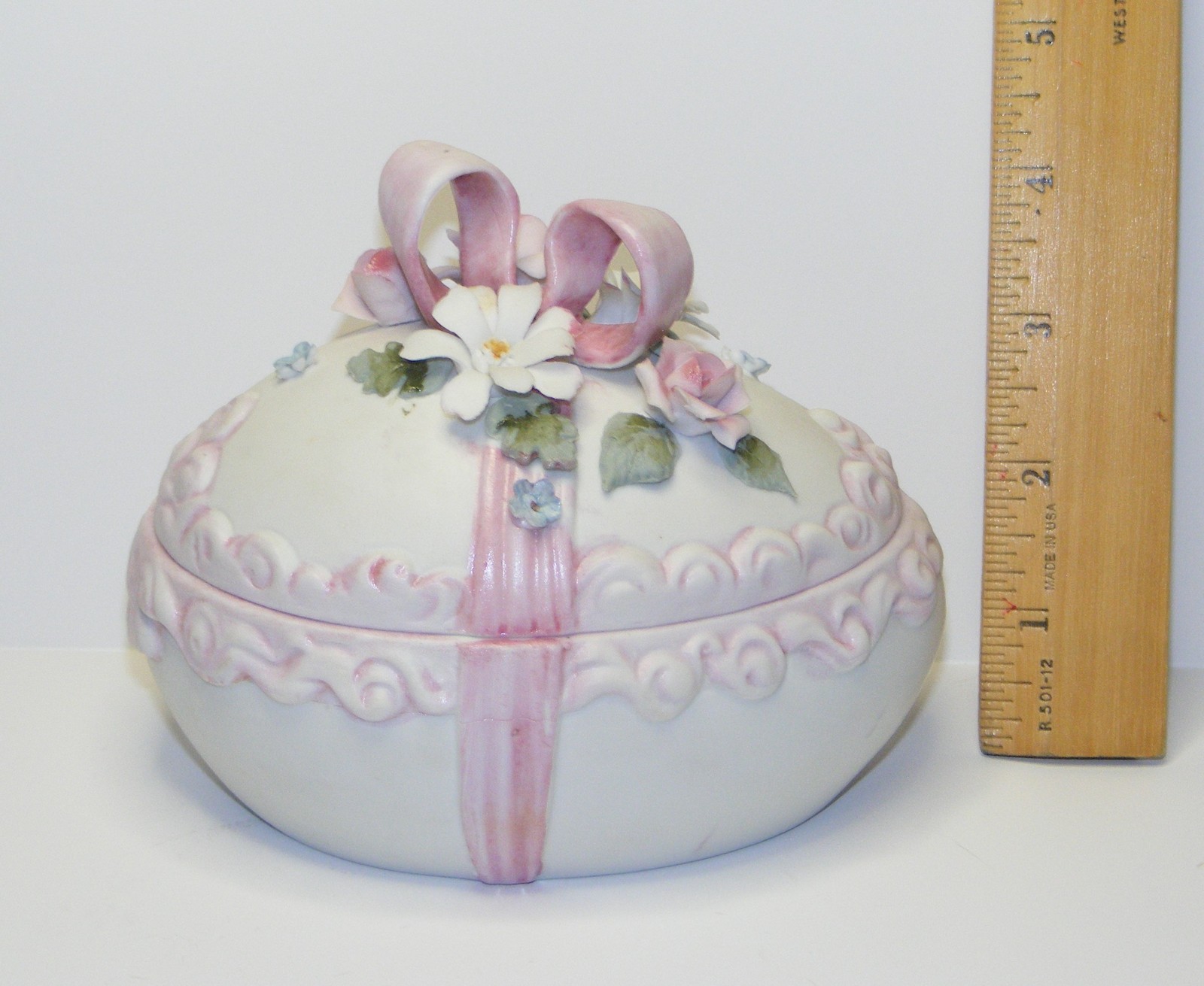 Vintage Lefton 1691 5.5″ bisque porcelain Easter egg candy dish, pink & white