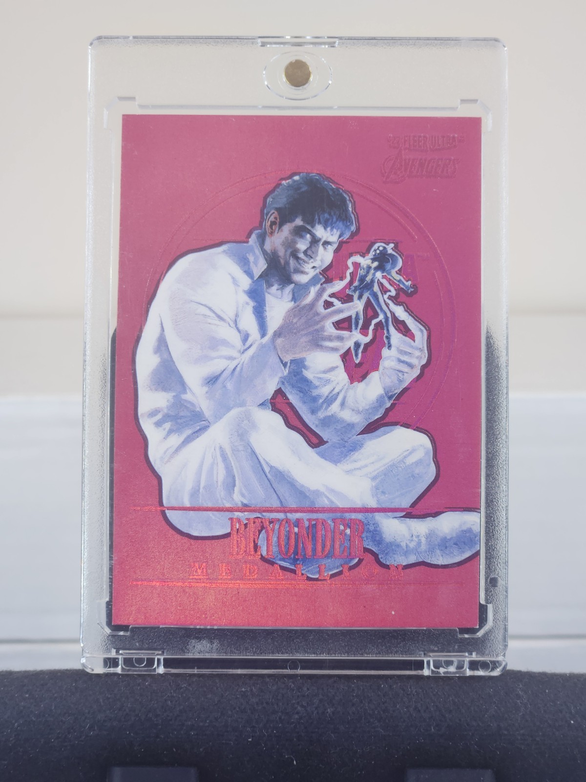 2022 UD Marvel Fleer Ultra Avengers Beyonder #M-39 Ruby Medallion /65 SSP