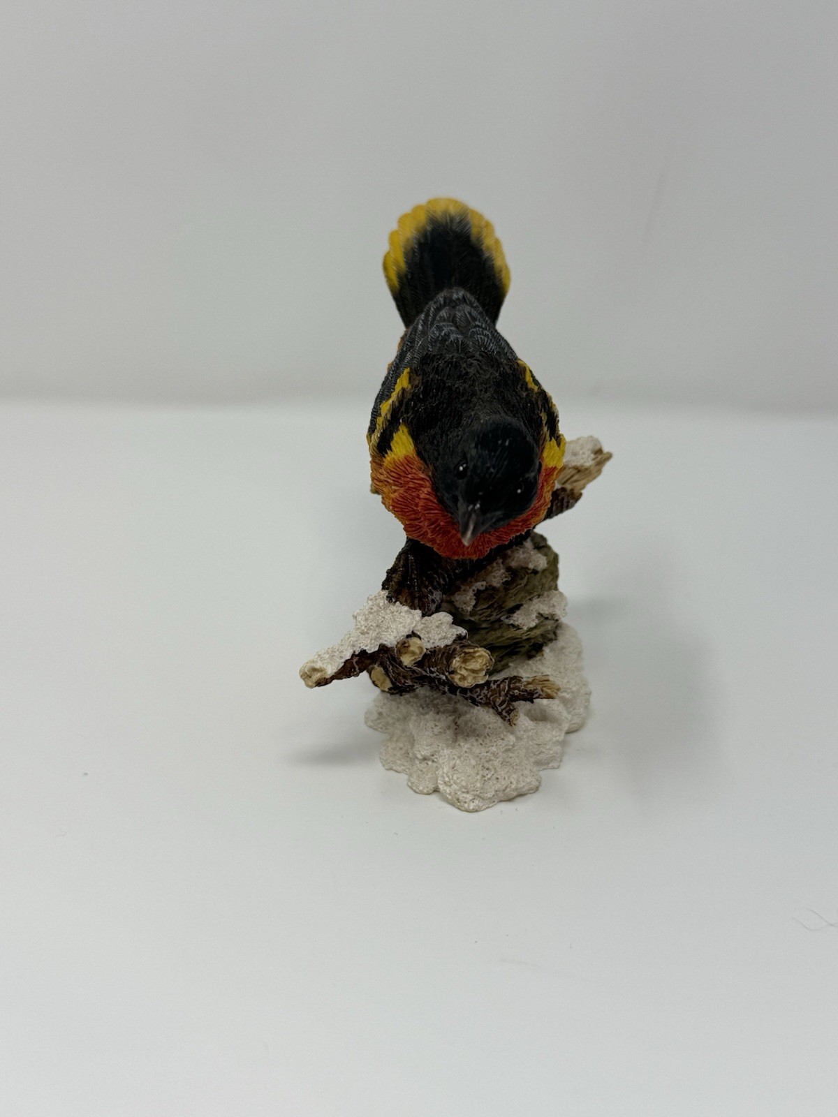 WESTLAND GIFTWARE – ORIOLE IN WINTER (BIRD)