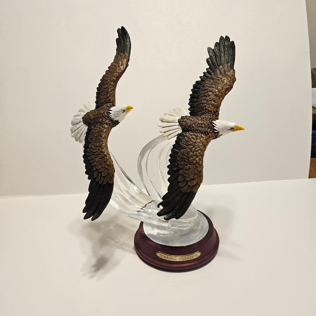 “Soaring Splendor” Majesty in Flight scupture collection Bradford Exchange