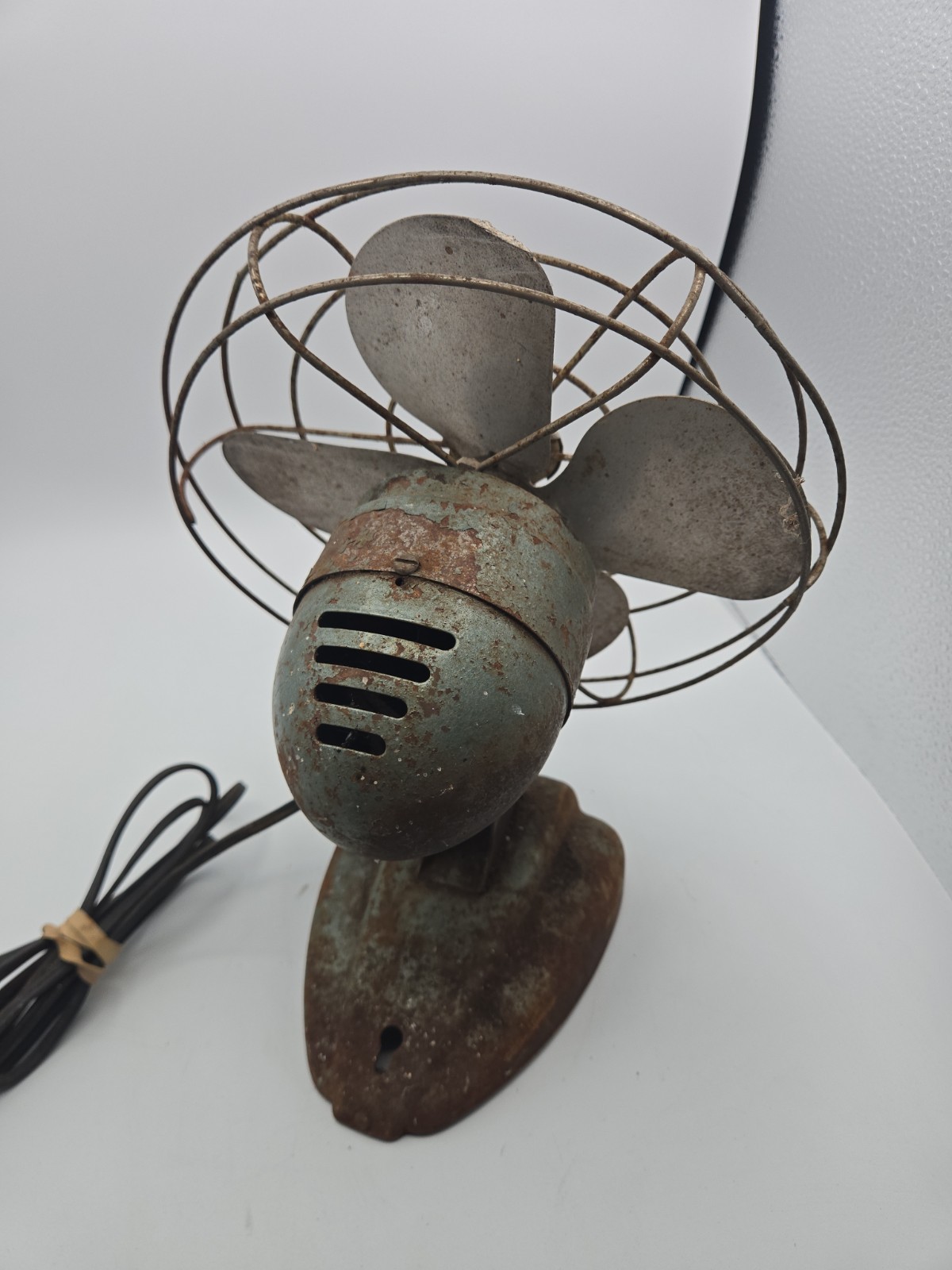 Vintage Zero Model 1250R Electric Desk Fan Bersted Mfg Co 4 Blade Not Tested