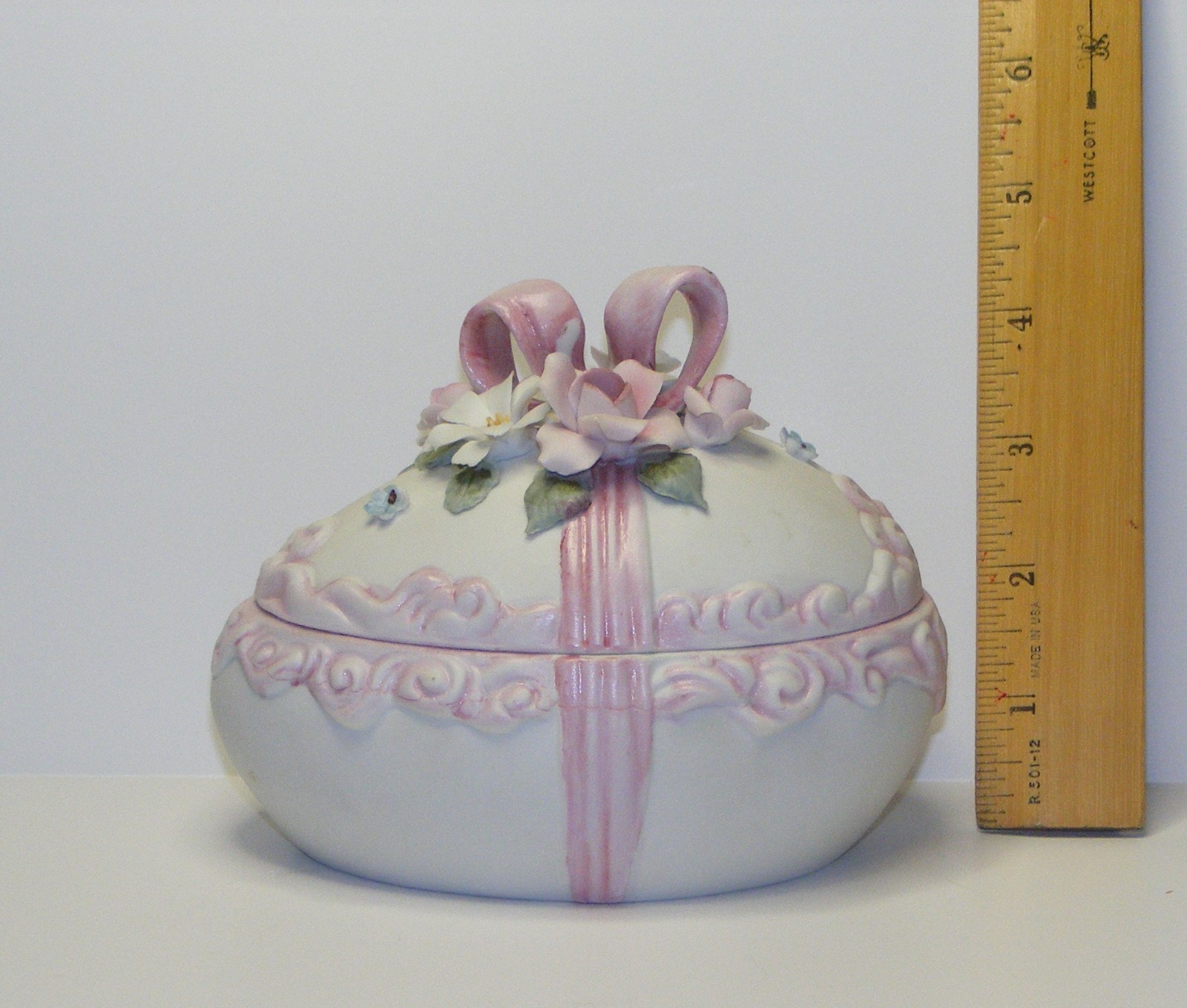 Vintage Lefton 1691 5.5″ bisque porcelain Easter egg candy dish, pink & white