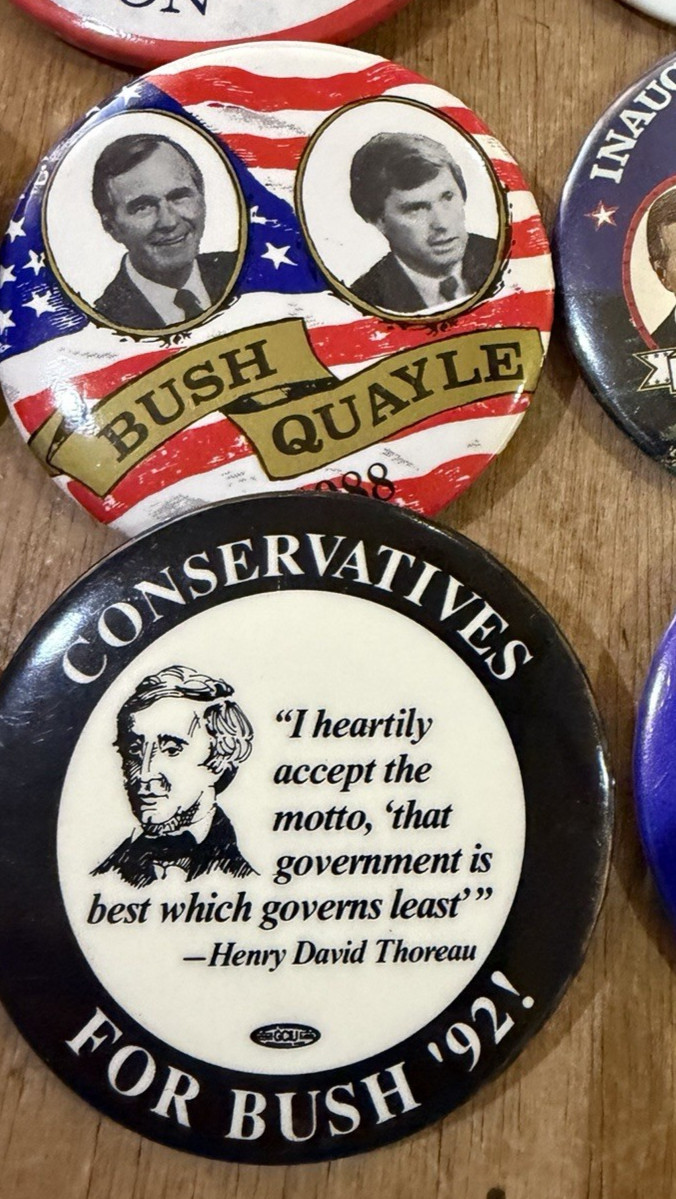 Lot of 10 – 2.5″ – 1992 George H W Bush & Dan Quayle Political Buttons – LOT #5