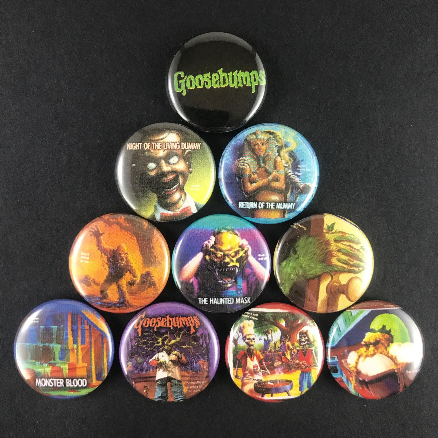 Goosebumps 1″ Button Pin set R.L. Stein Fiction Author Kids Horror Scary