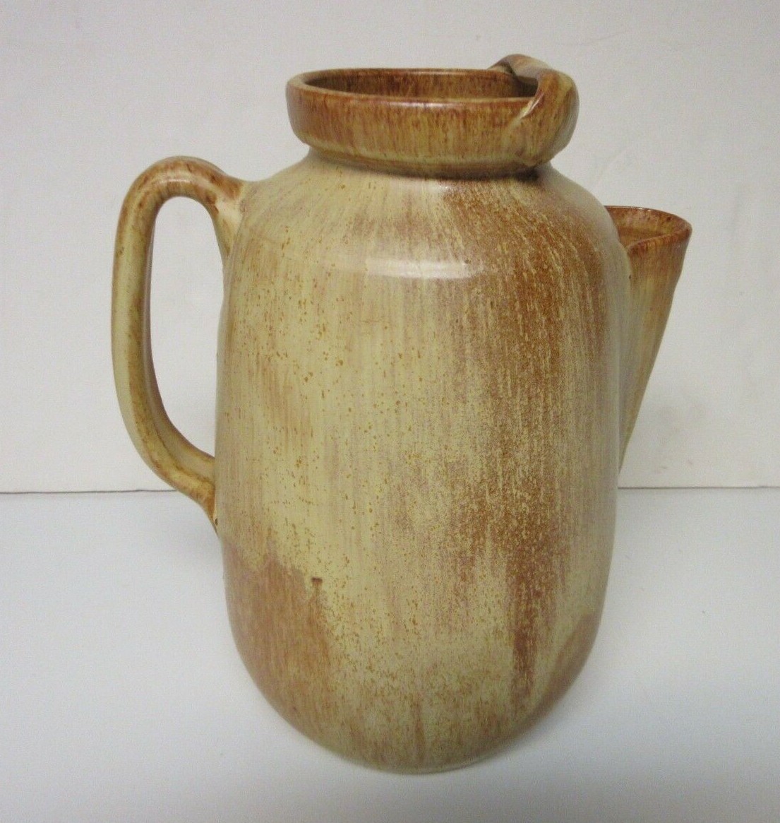 ROSEVILLE POTTERY ICE LIP PITCHER Tan Brown 1915 – 1925 Blue Rv MARK