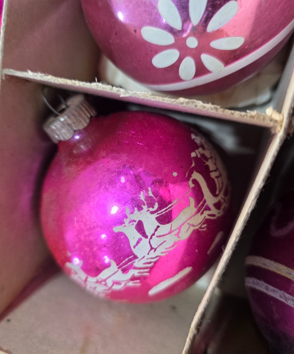 VINTAGE BOX 12 SHINY BRITE CHRISTMAS ORNAMENTS Indent Stencil Mica