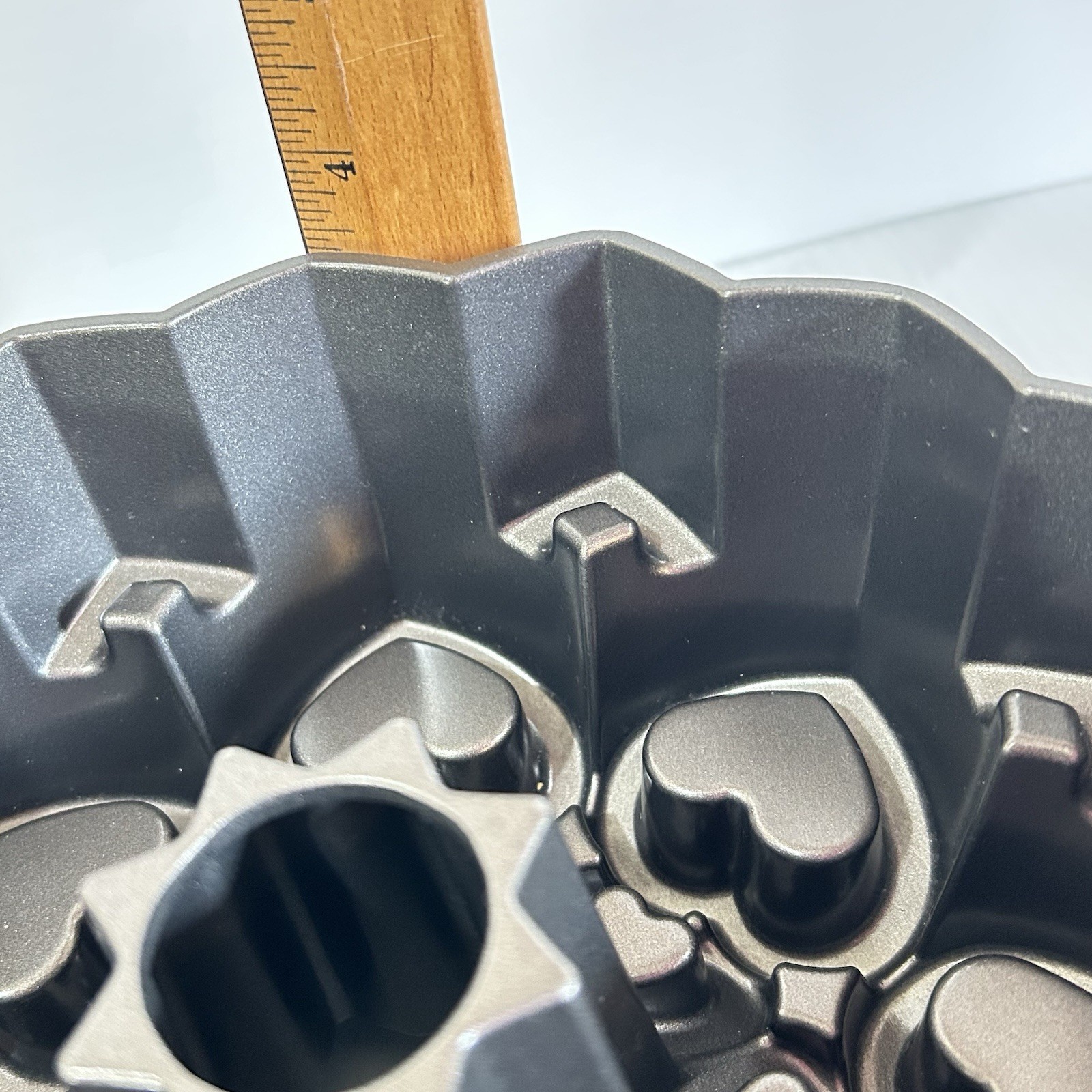 Wilson Dimensions Fluted Bundt Cake Pan HEARTS Nonstick Cast Aluminum Valentine