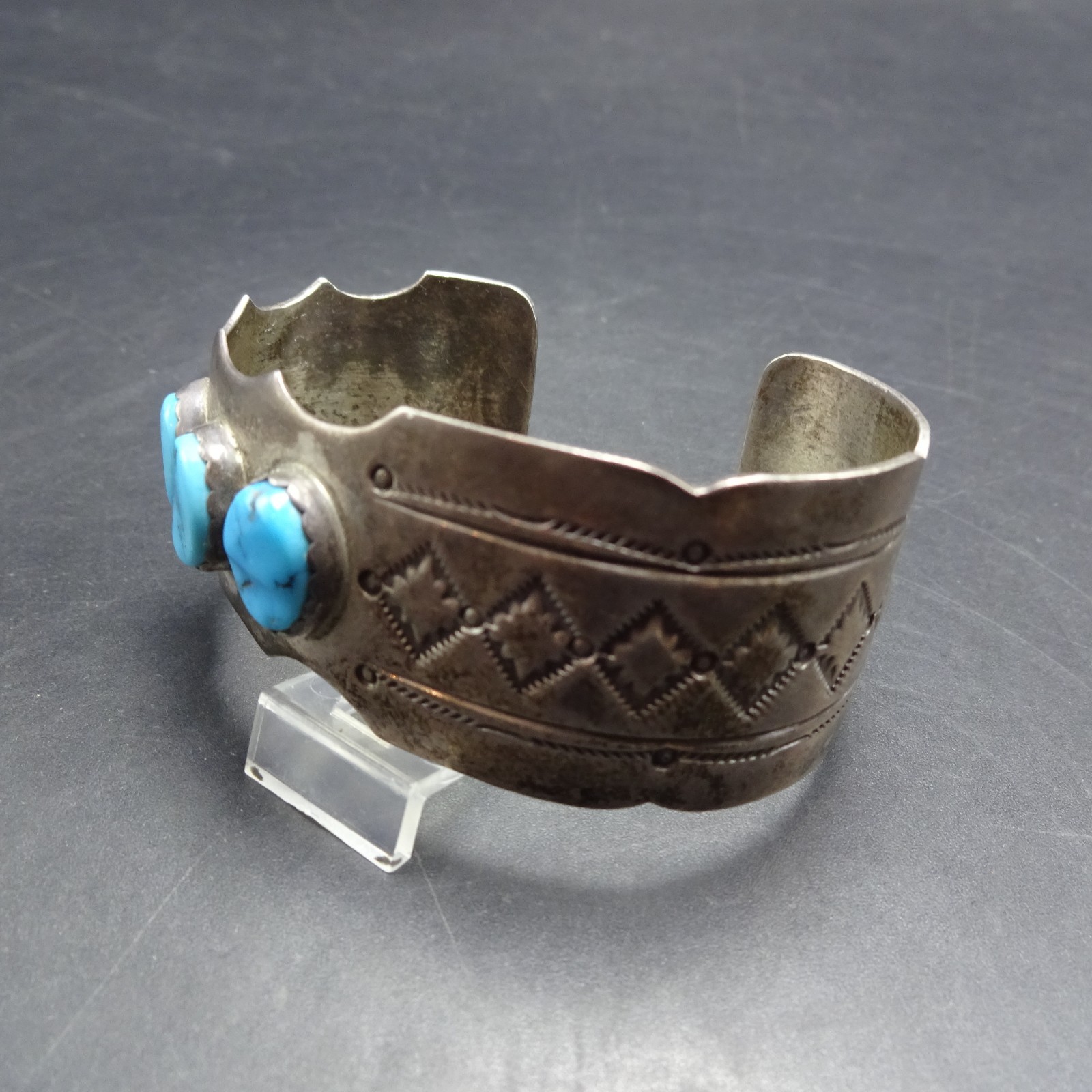 Signed Vintage NAVAJO Sterling Silver BLUE KINGMAN TURQUOISE Cuff BRACELET