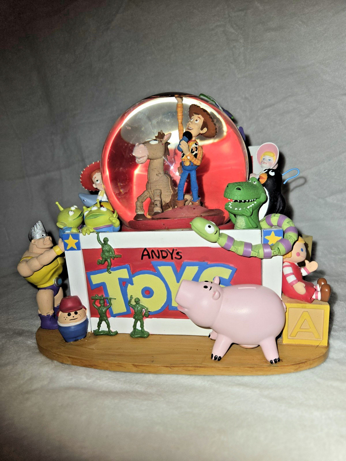 DISNEY TOY STORY SNOW GLOBE ANDY’S TOYS 1995 USED, GREAT CONDITION (NO BOX)