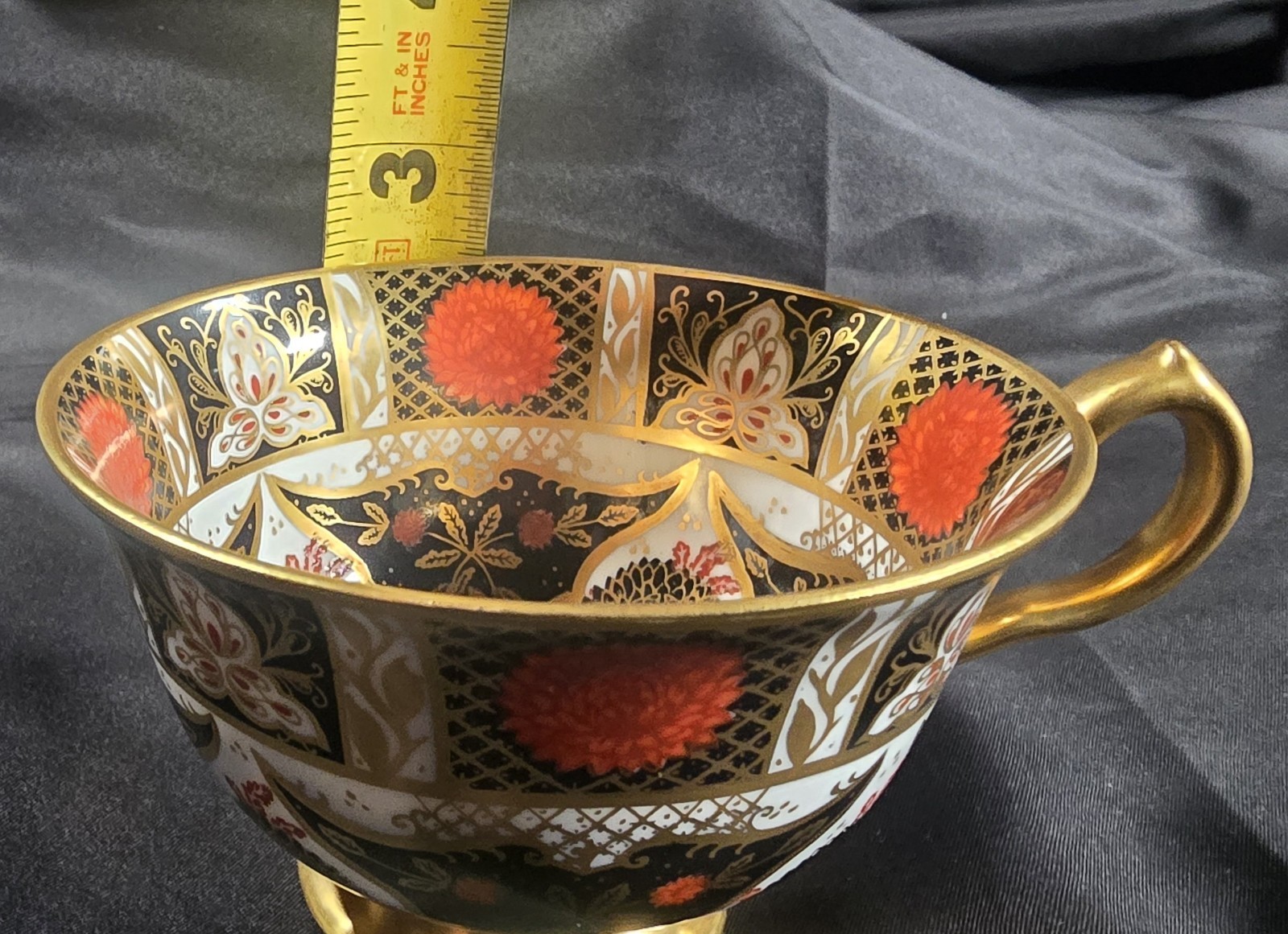 Abbeydale Chrysanthemum Teacup & Saucer Set w/ 2 Rare 9 1/8″ Dinner Plates