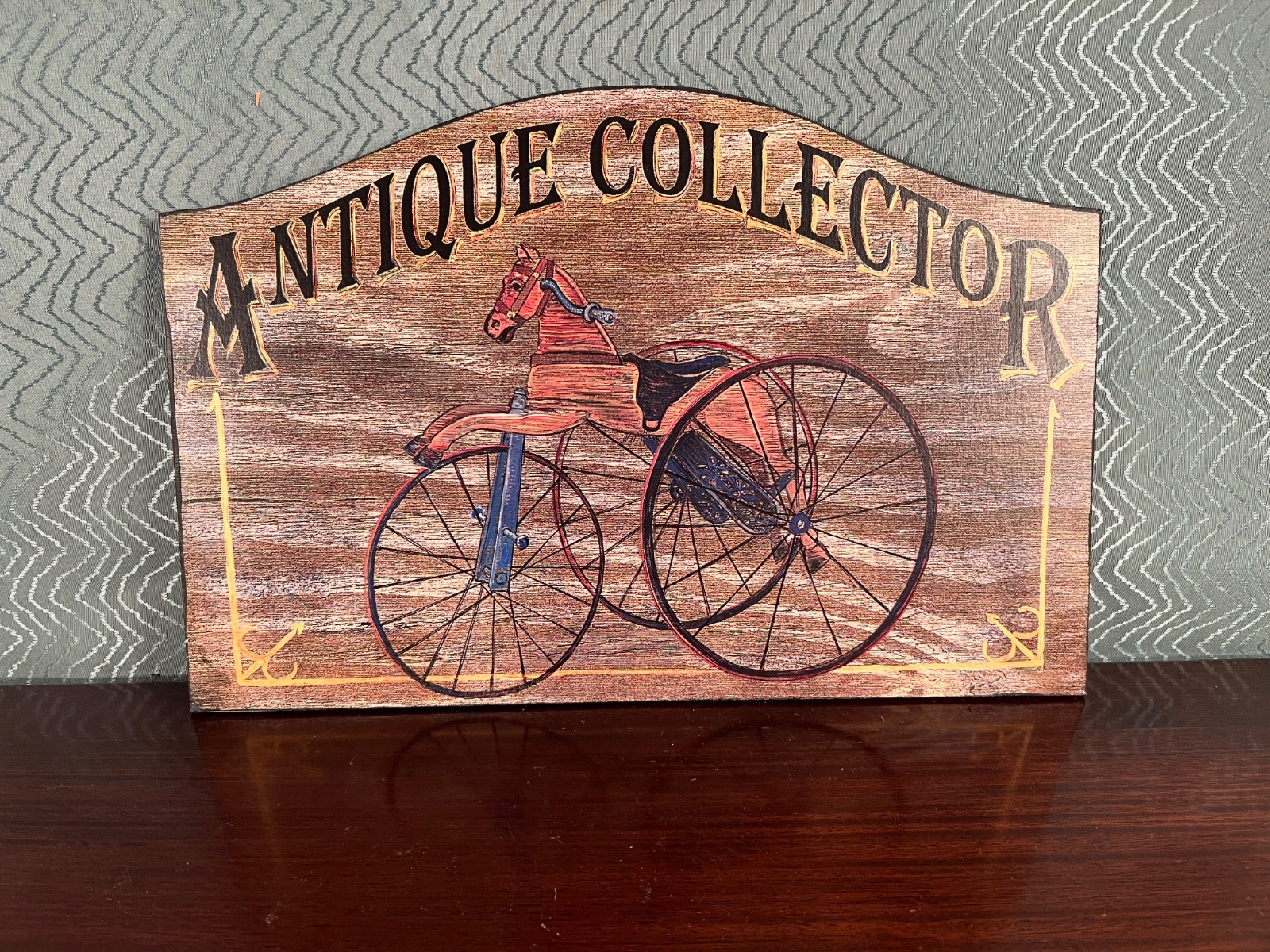 ANTIQUE COLLECTOR Sign, weathered wood look, arch top, 10.5 x 16 inch
